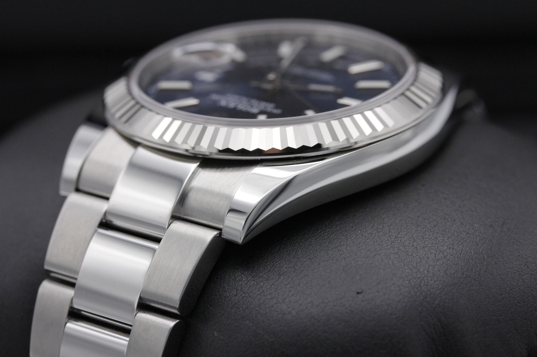 Watch Image 5