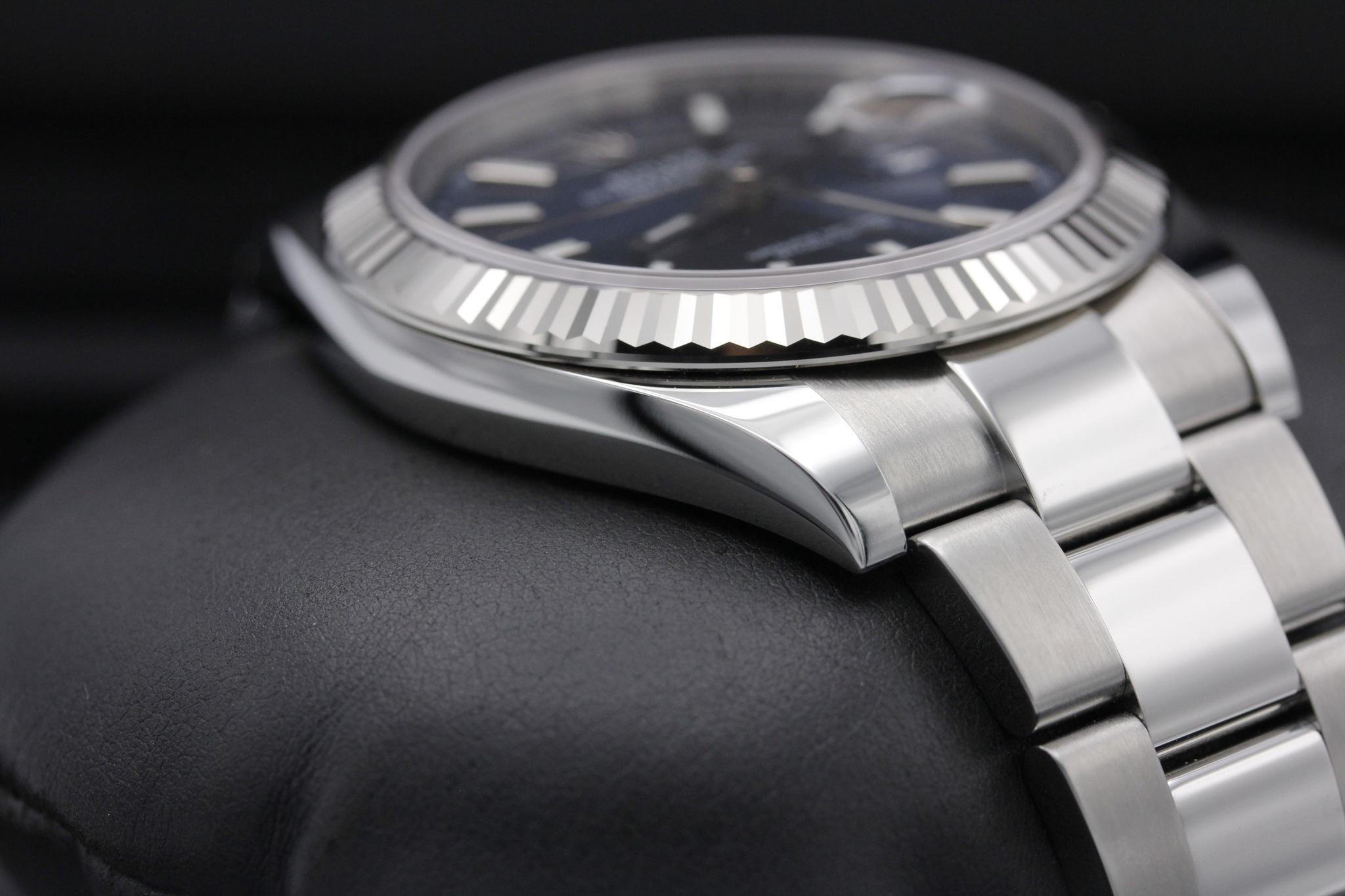 Watch Image 6