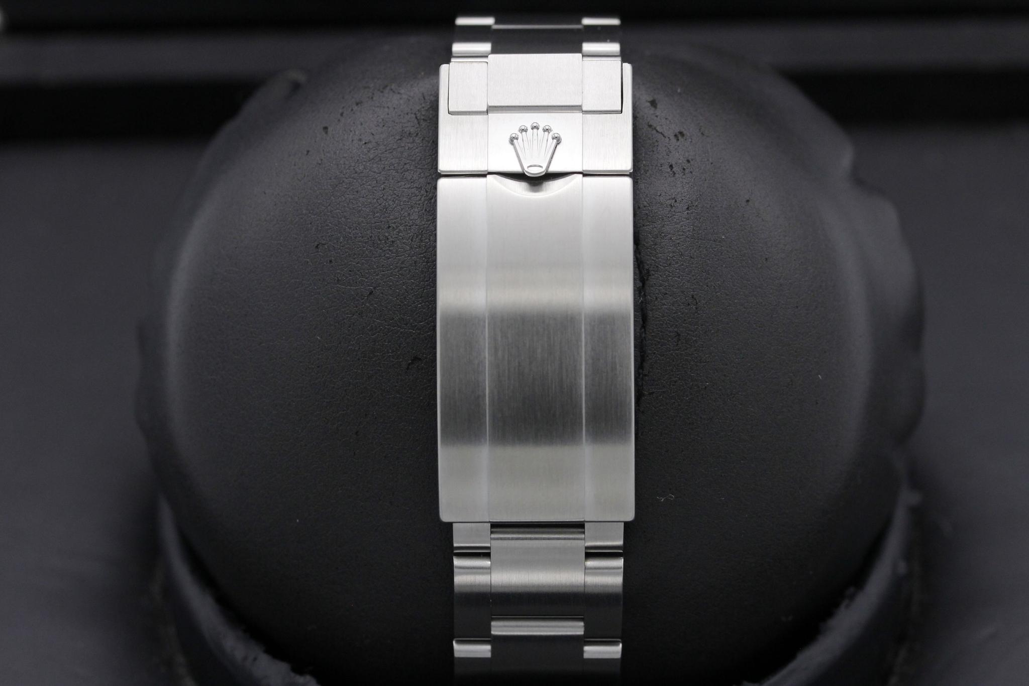 Watch Image 8