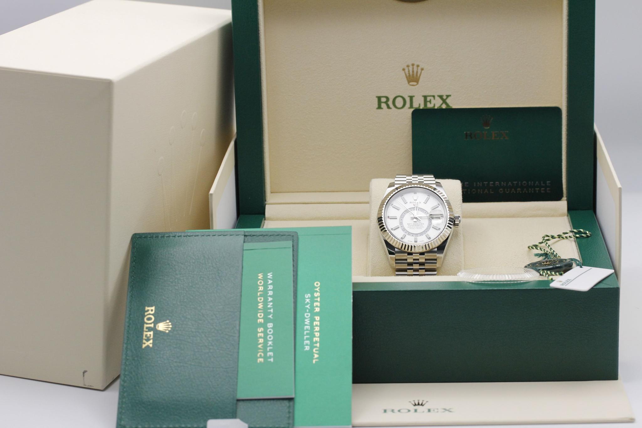 Watch Image 11
