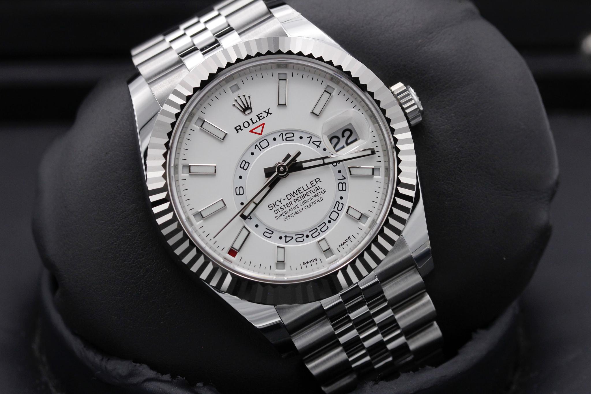Watch Image 9