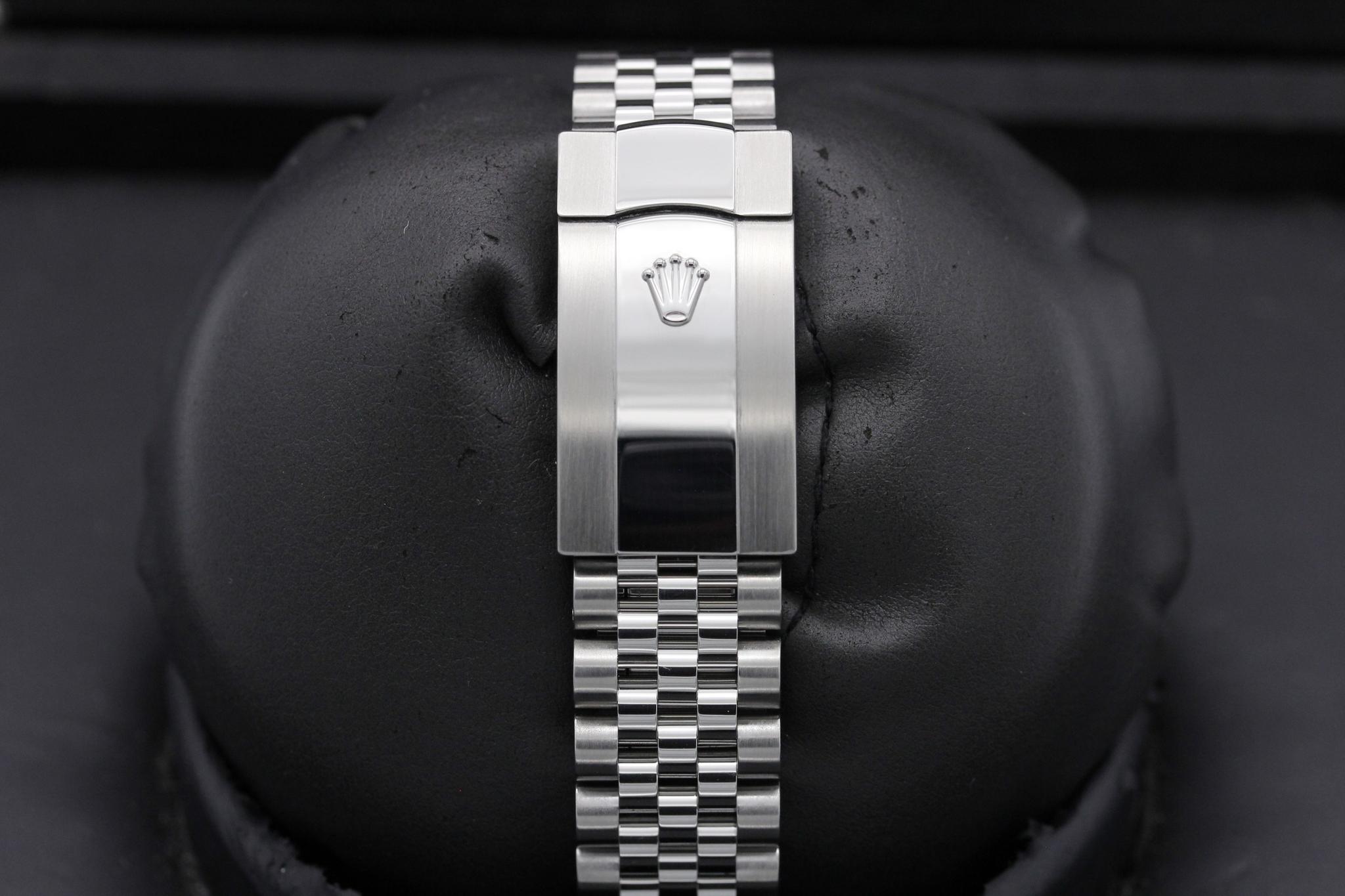 Watch Image 8