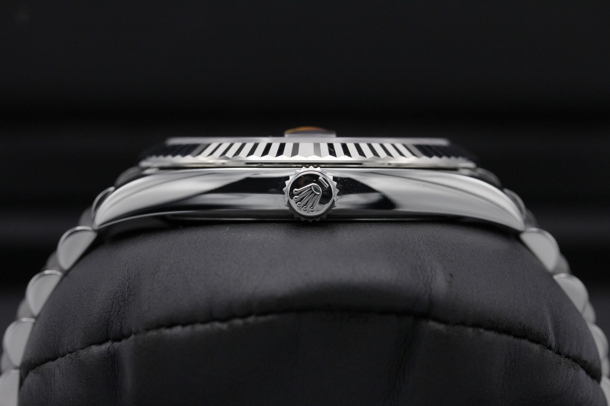 Watch Image 3