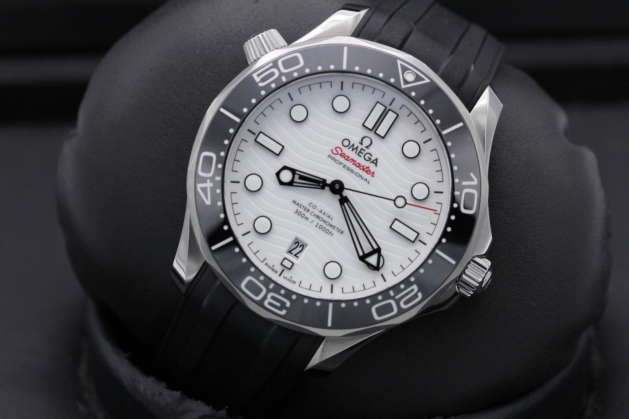 Watch Image 10