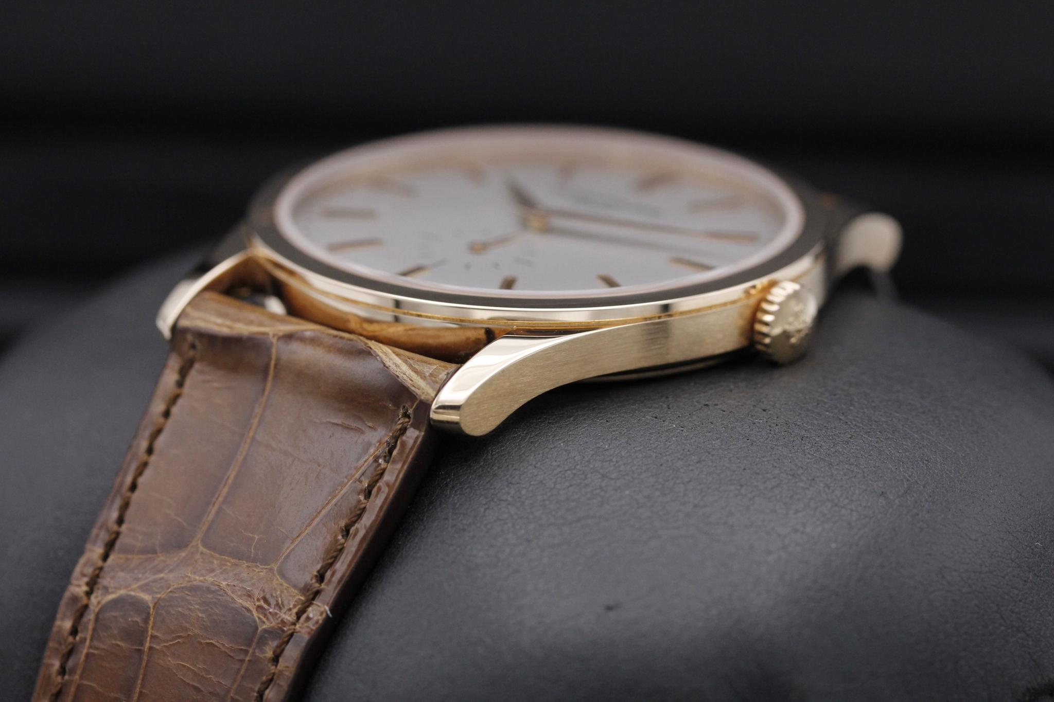 Watch Image 2