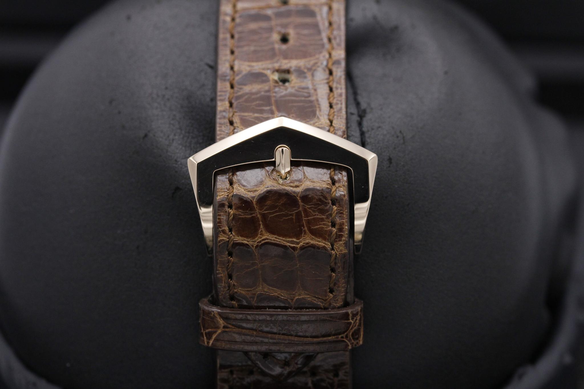 Watch Image 7