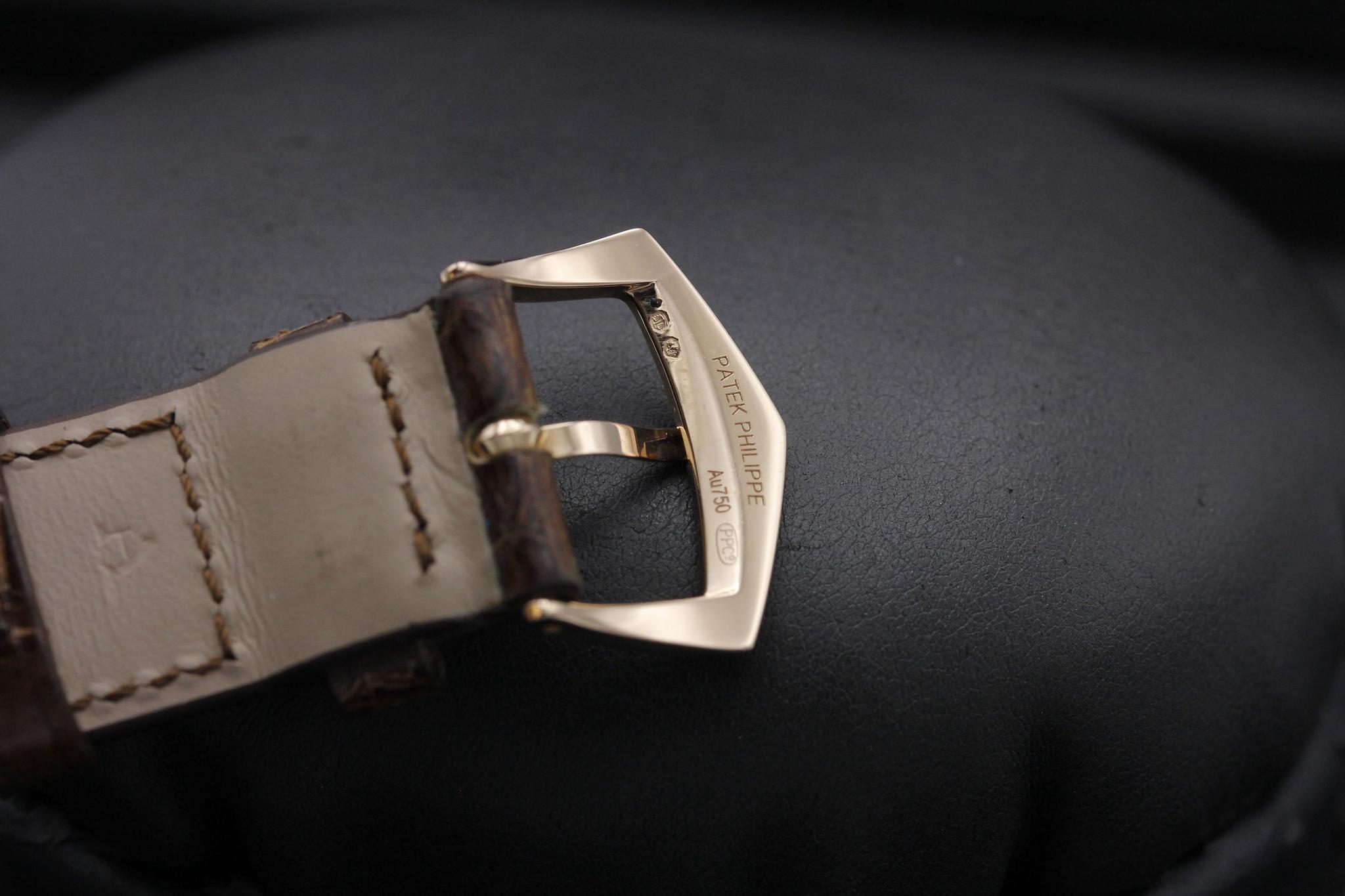 Watch Image 11