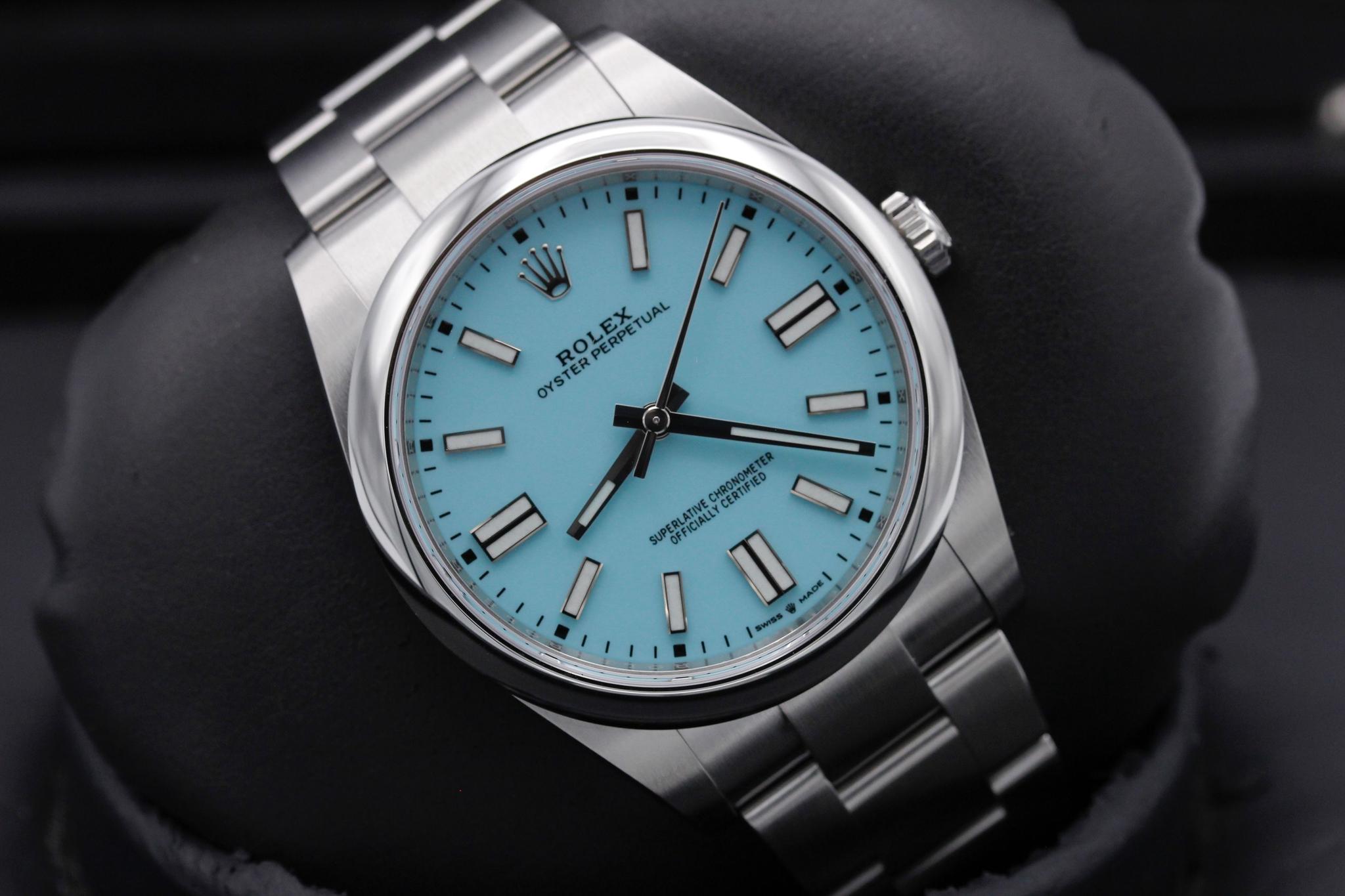 Watch Image 9