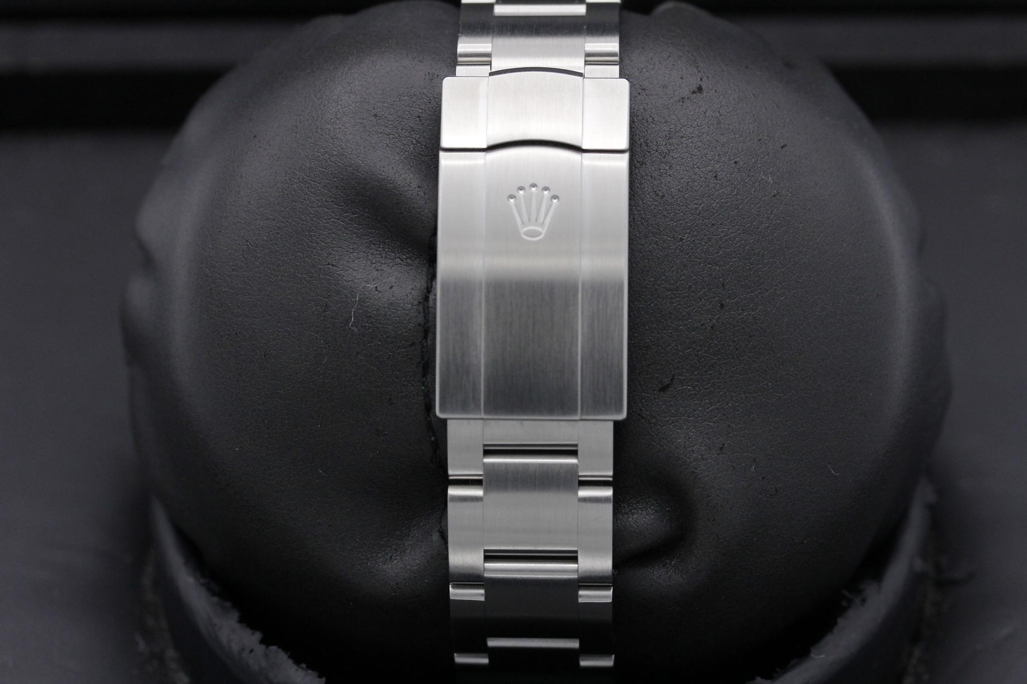 Watch Image 8