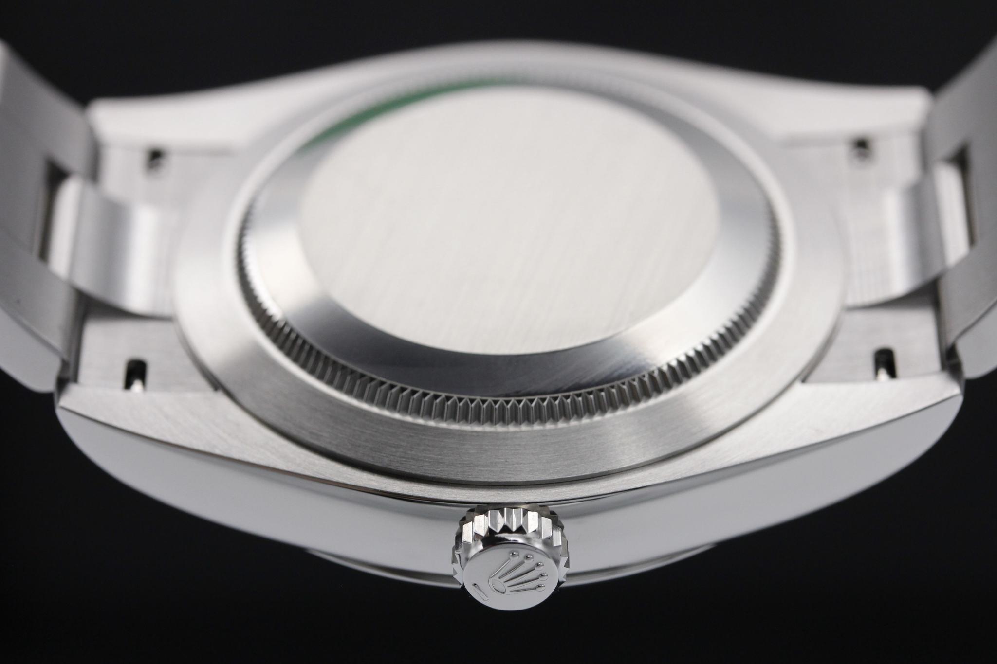 Watch Image 7