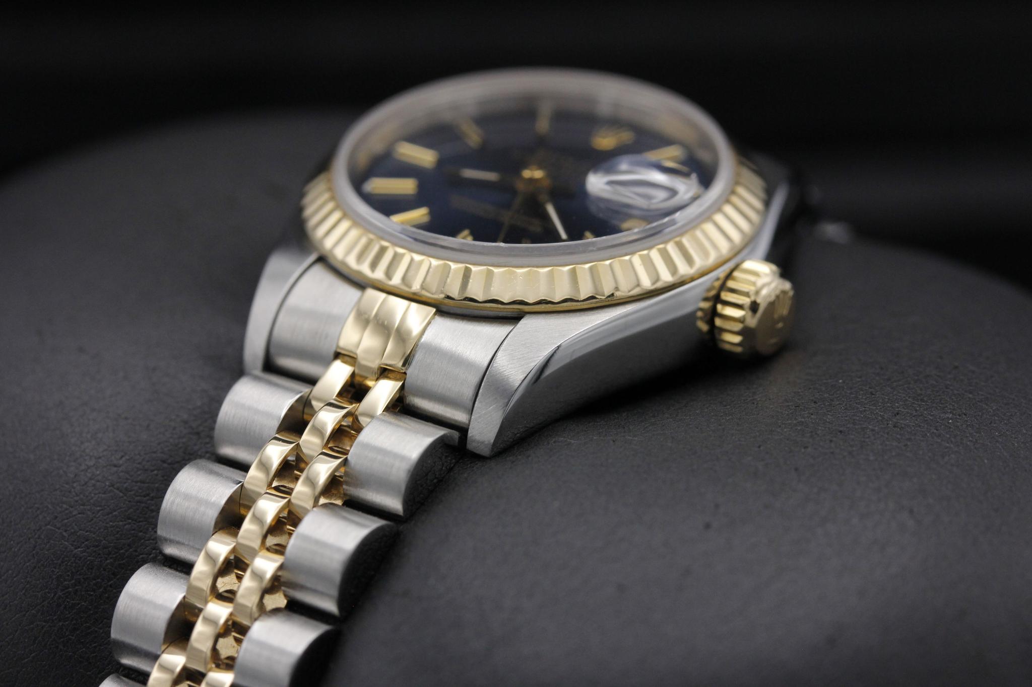 Watch Image 2