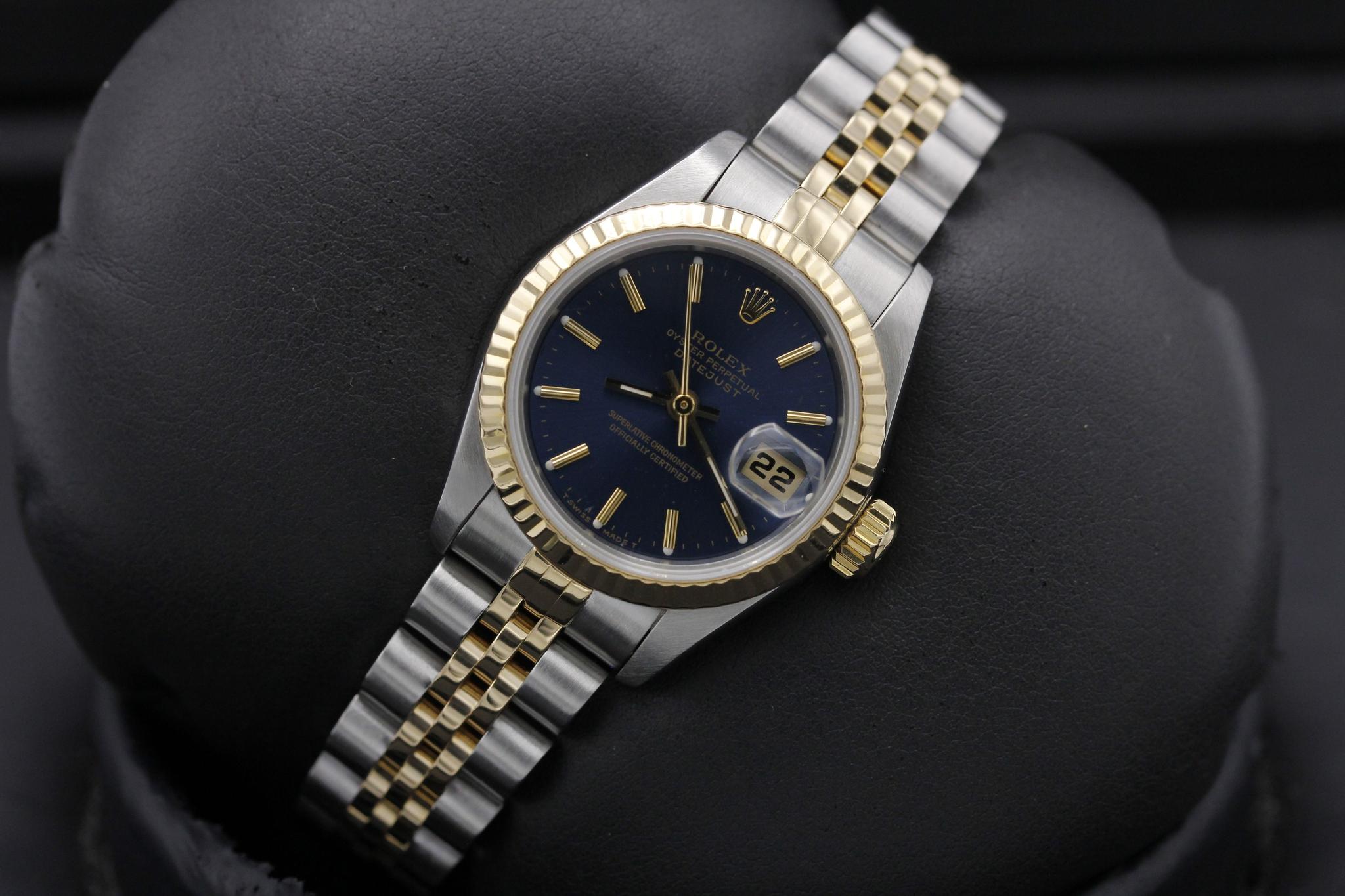 Watch Image 10