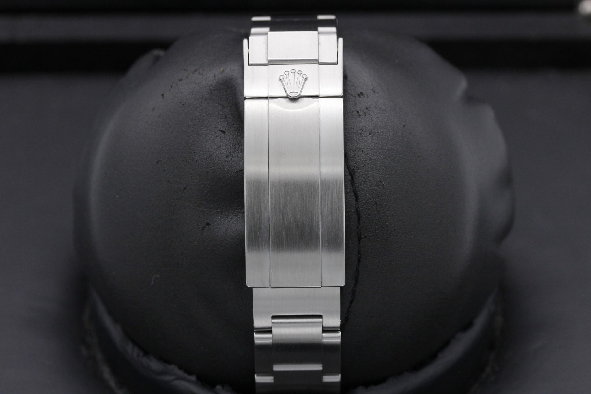 Watch Image 7