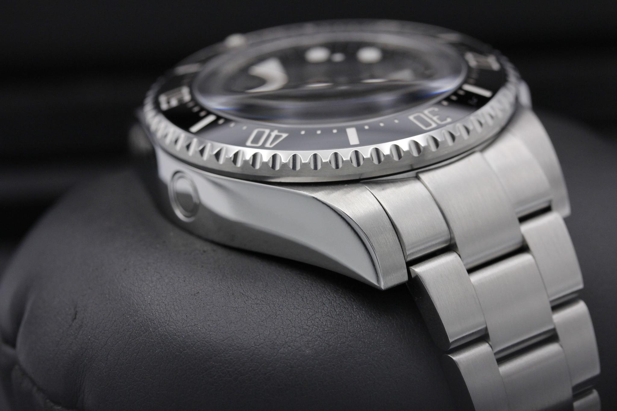 Watch Image 6