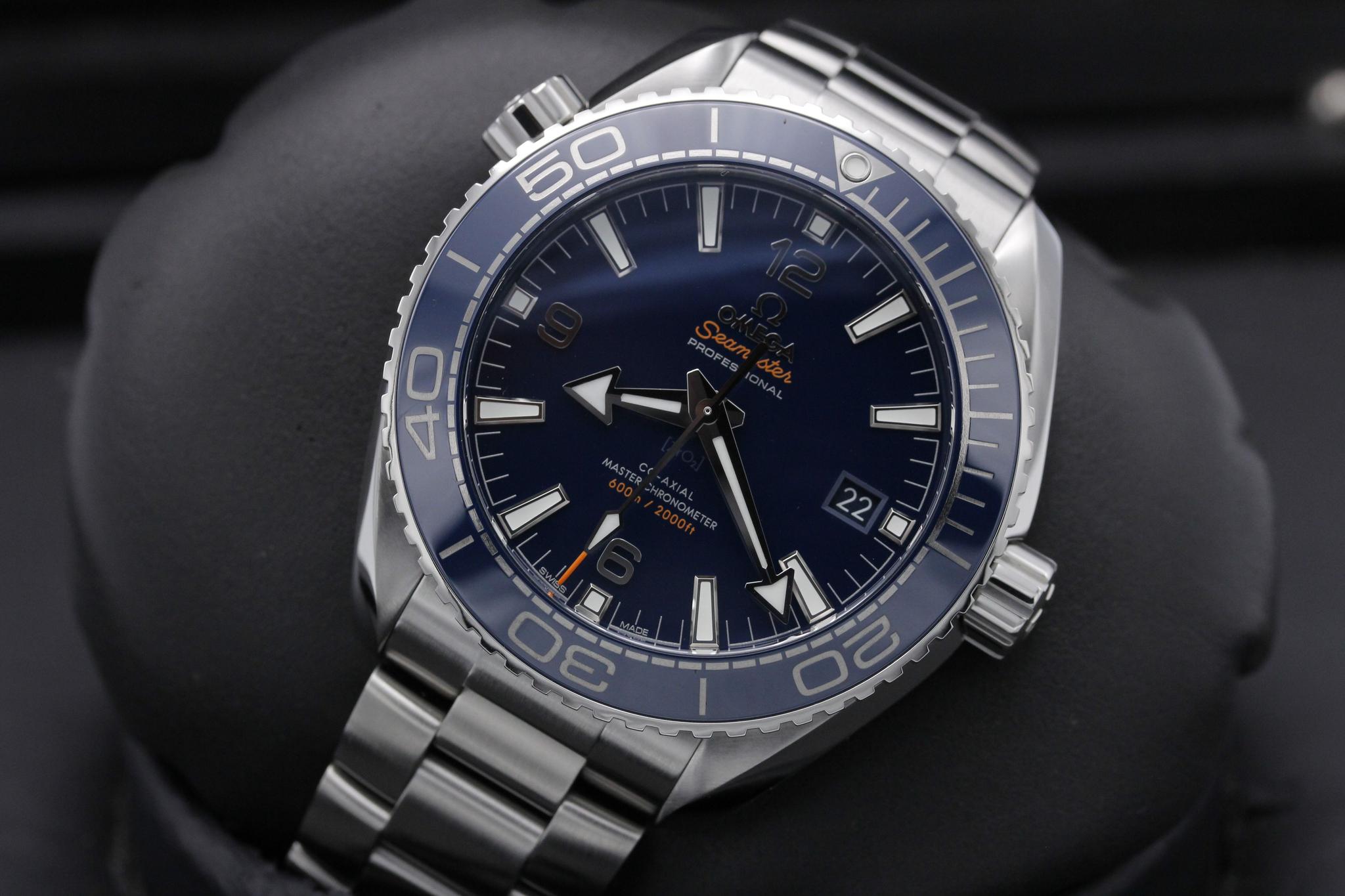 Watch Image 10