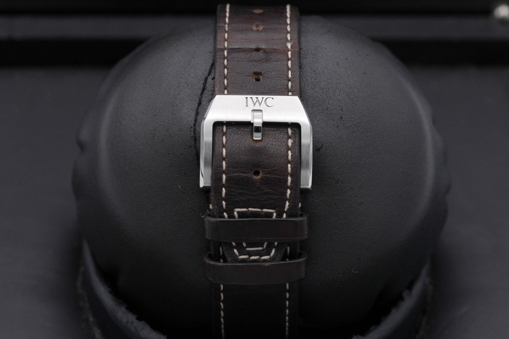 Watch Image 8