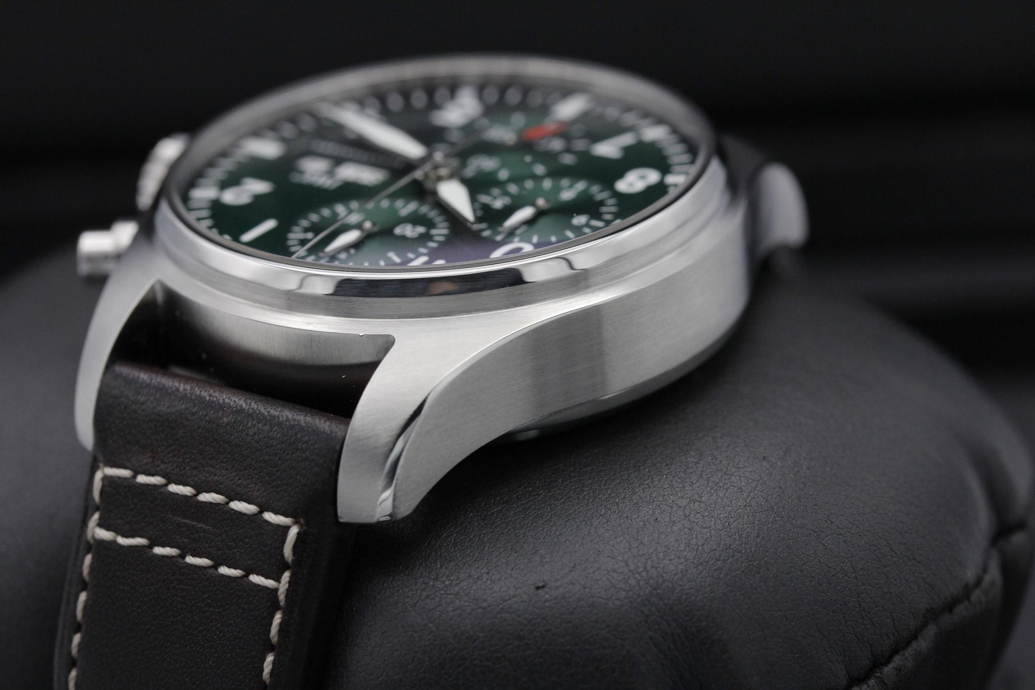 Watch Image 5