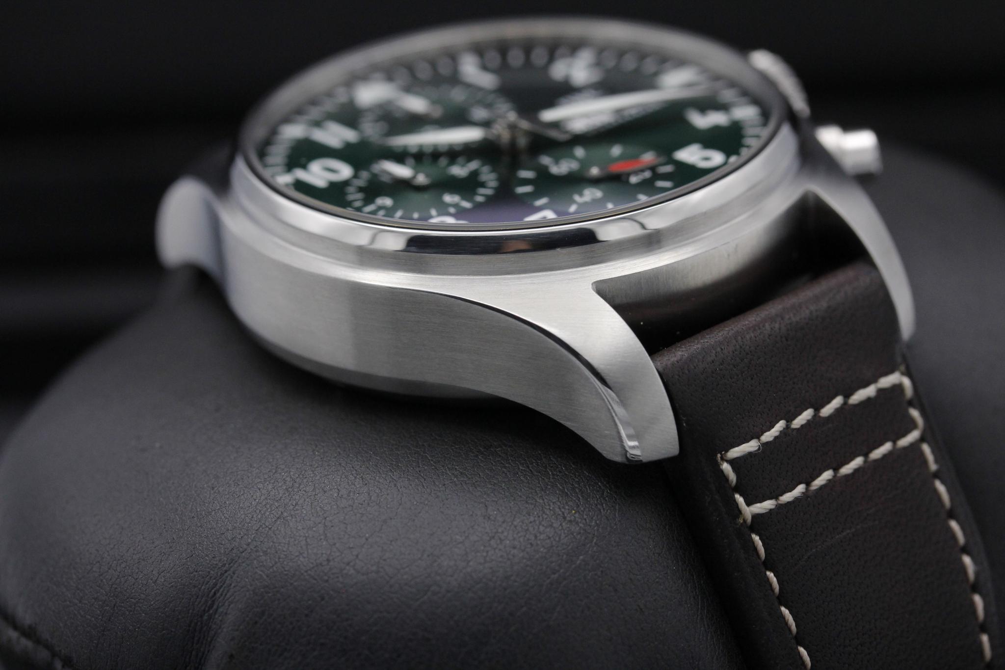 Watch Image 6