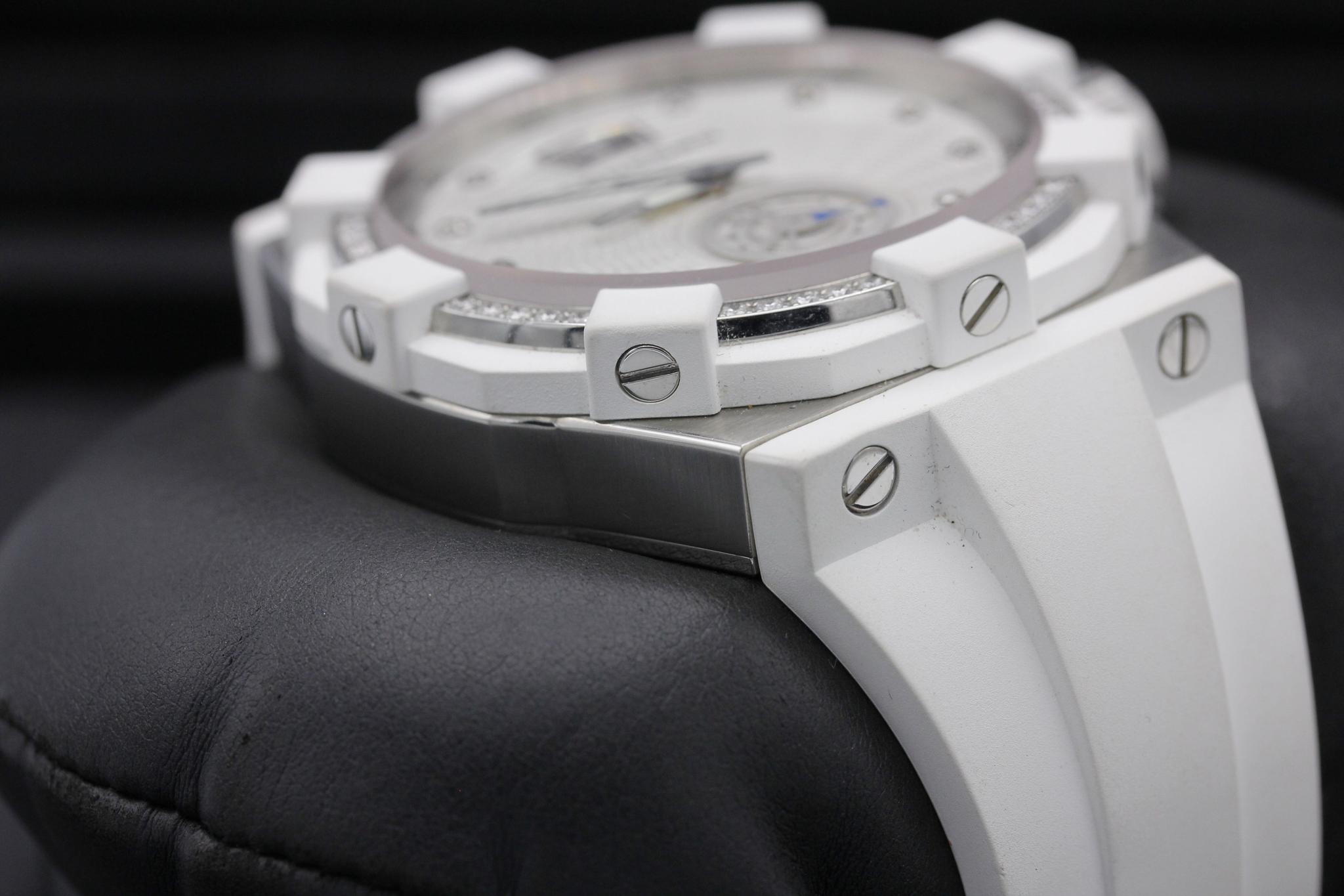 Watch Image 6