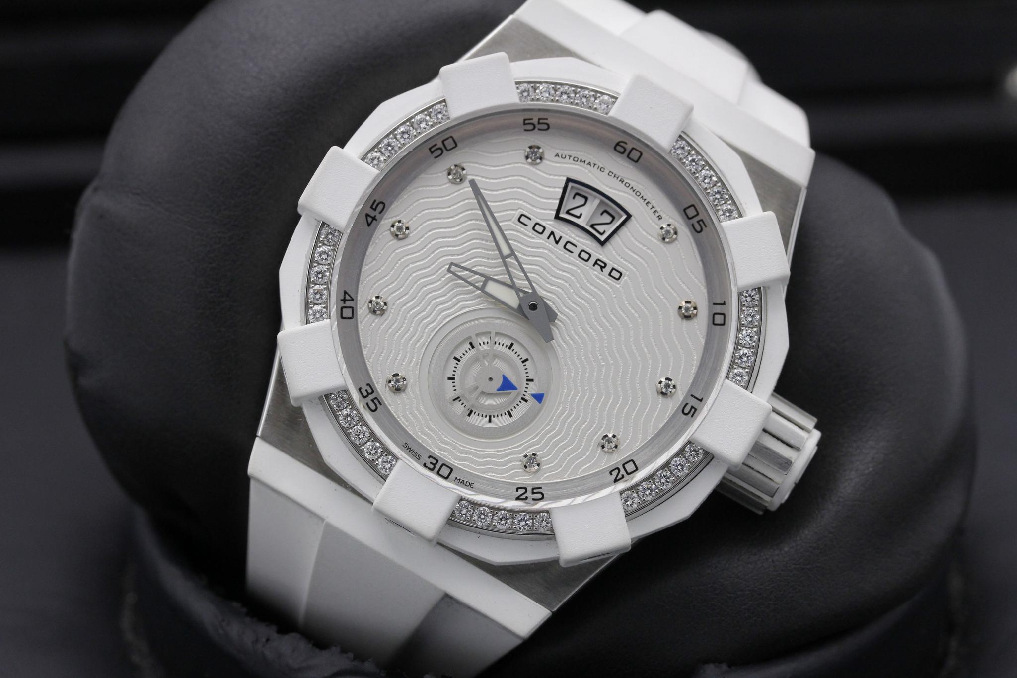 Watch Image 10