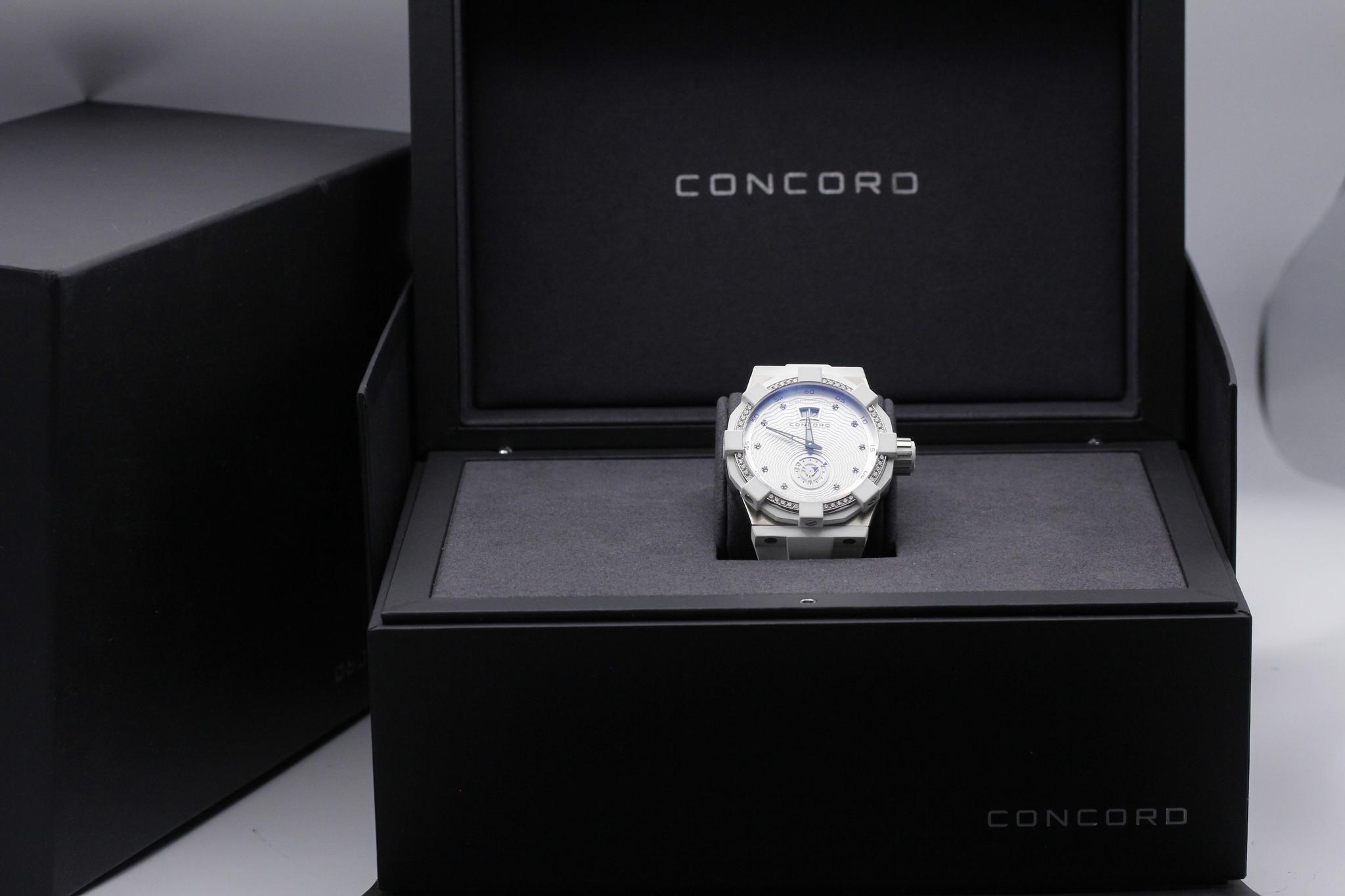 Watch Image 11