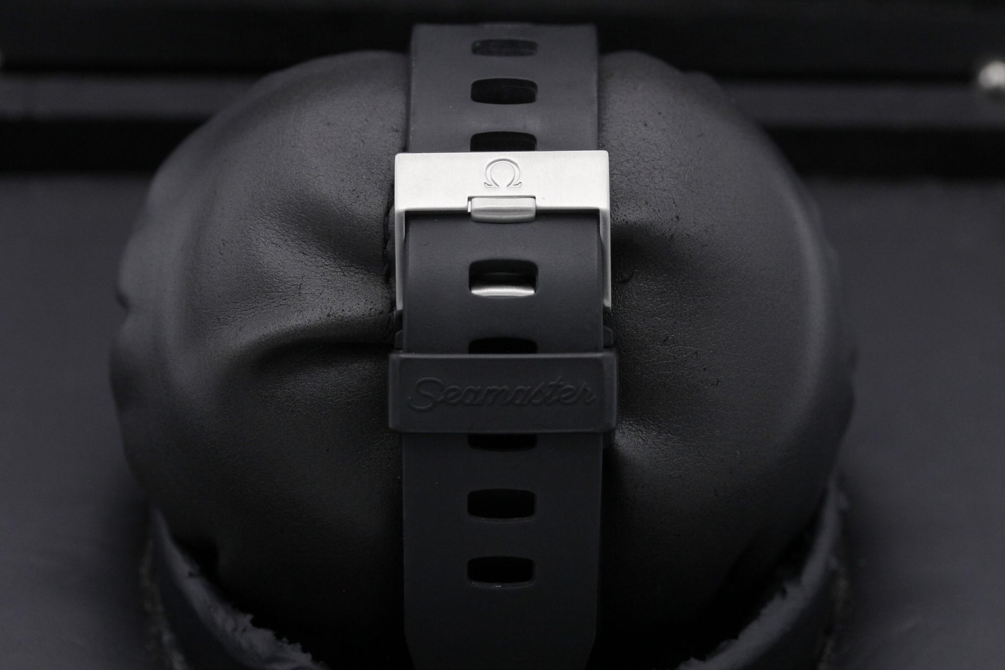Watch Image 8