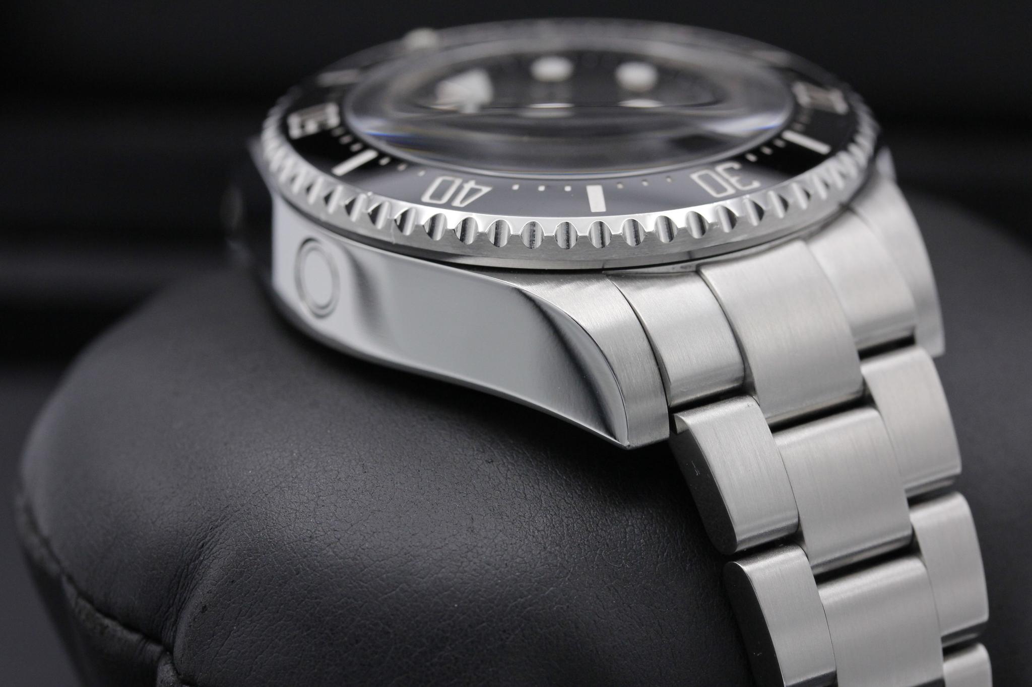 Watch Image 6