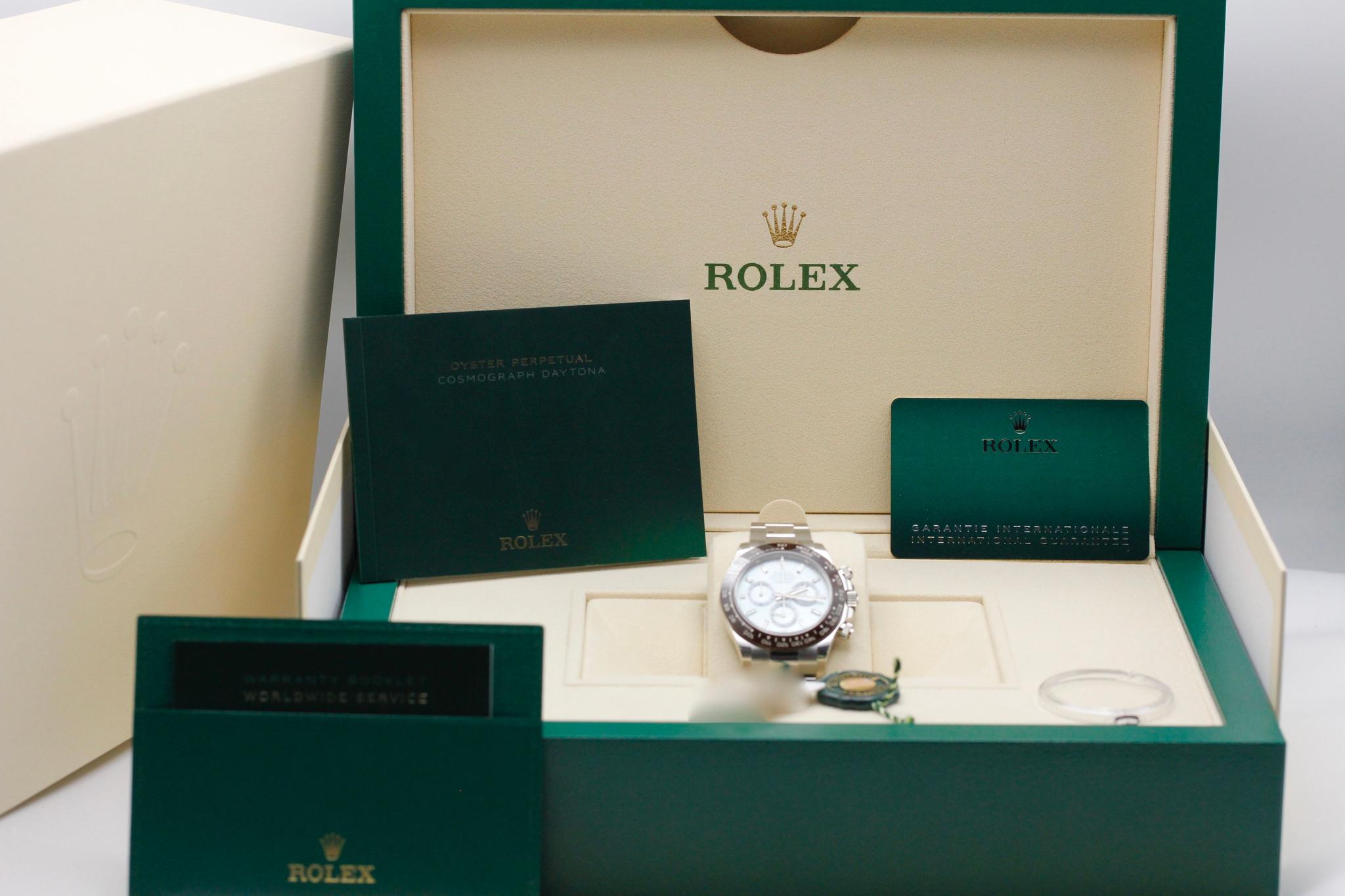 Watch Image 11