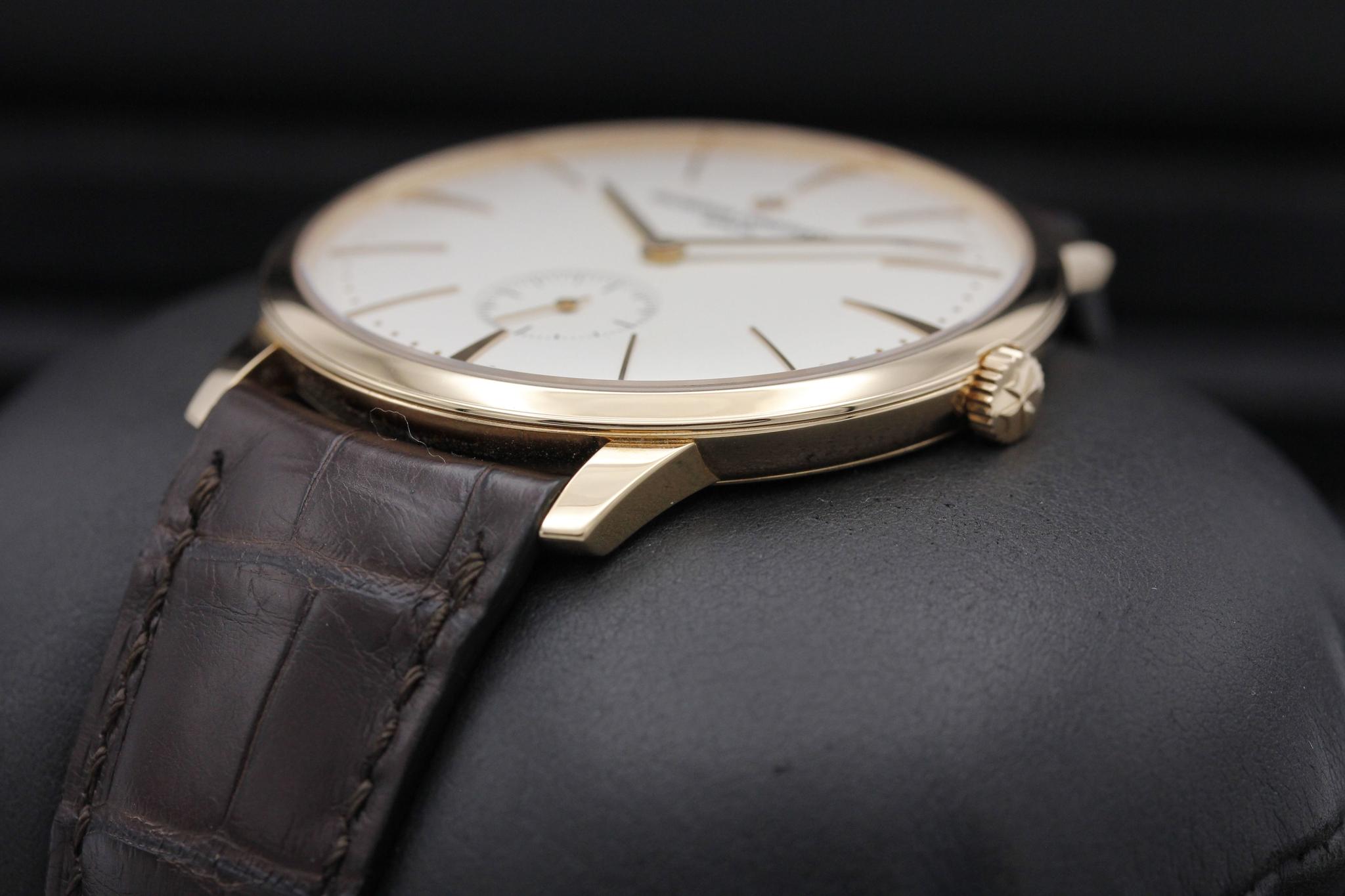 Watch Image 2
