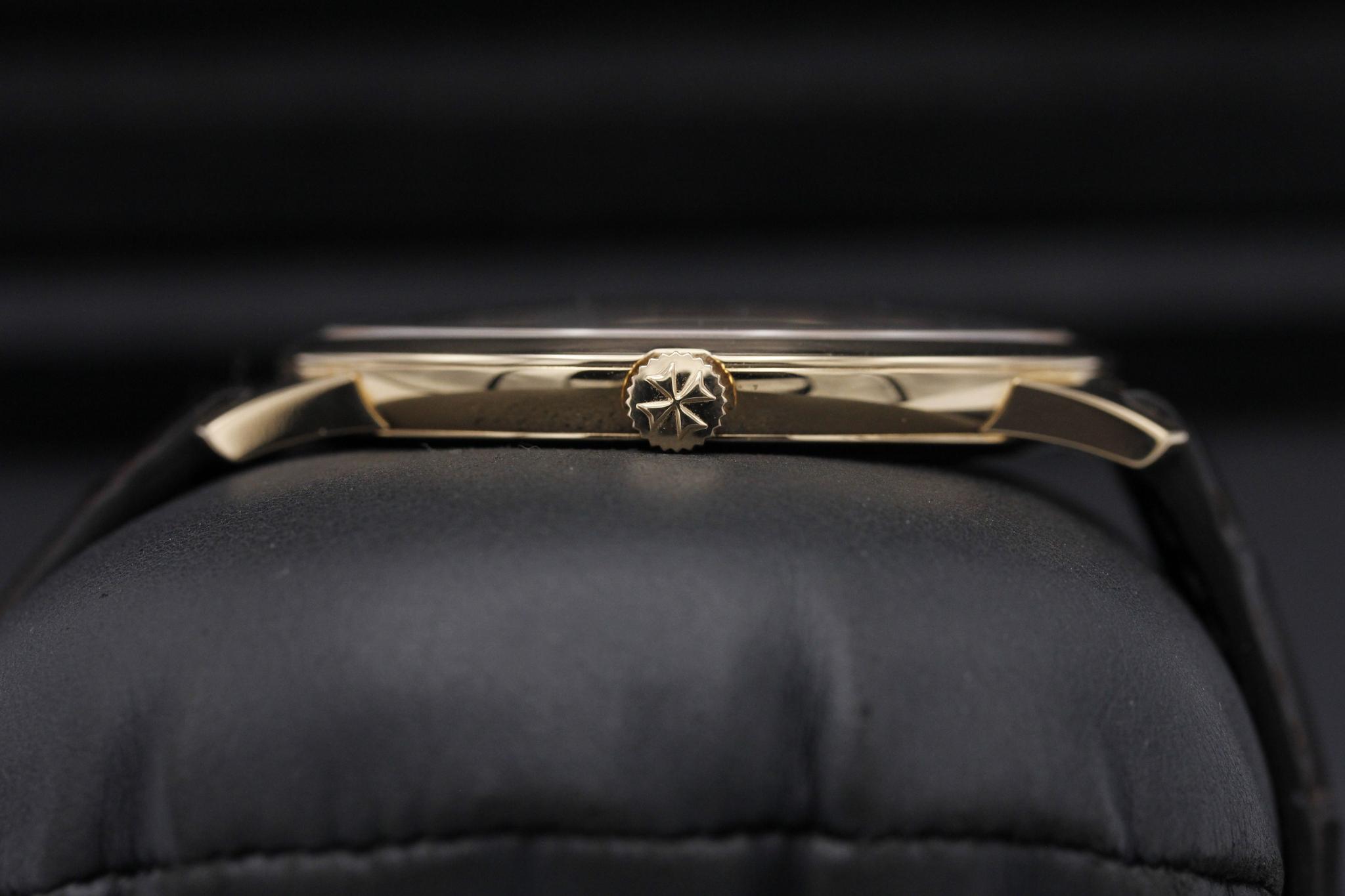 Watch Image 3