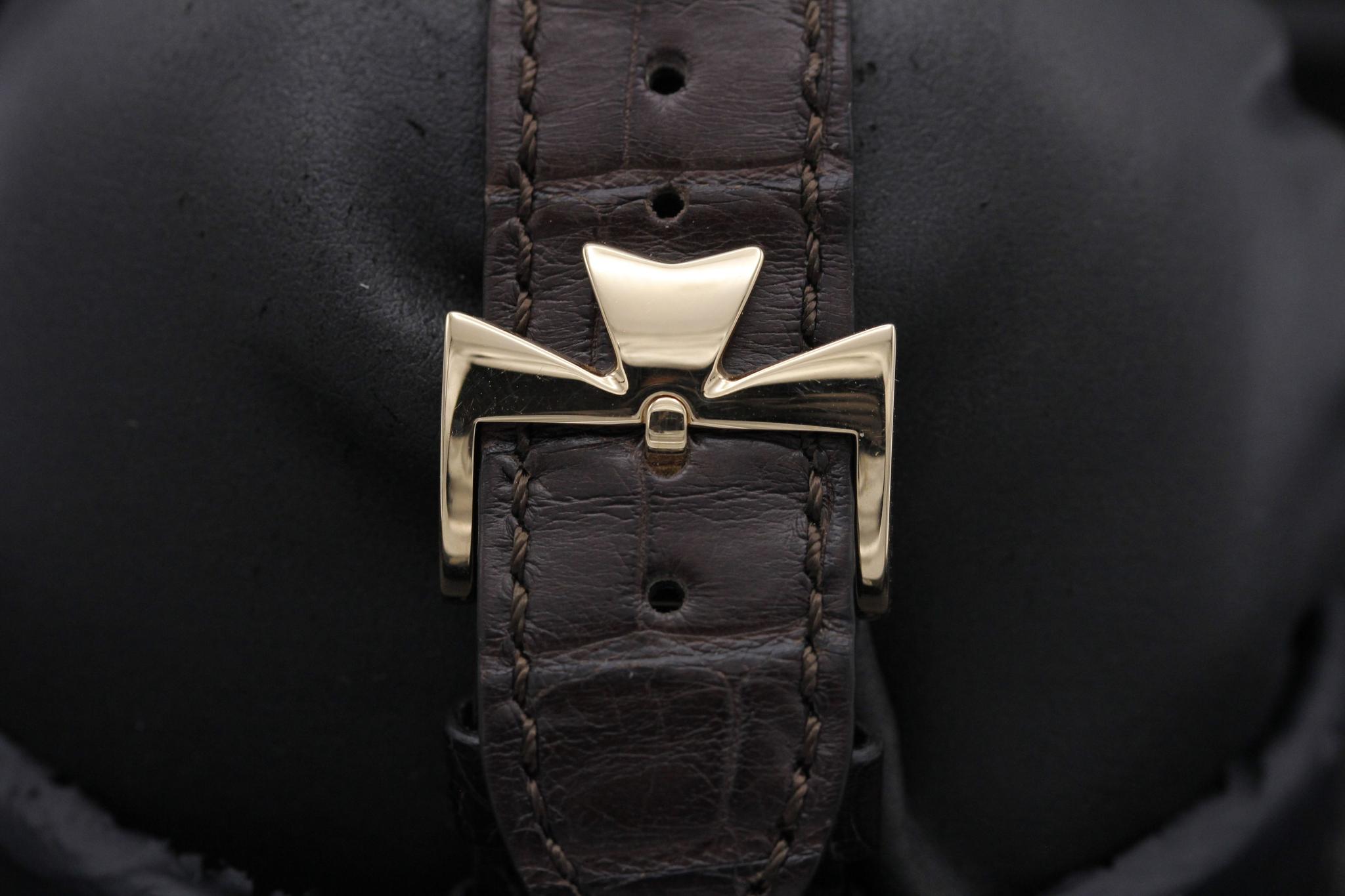 Watch Image 8