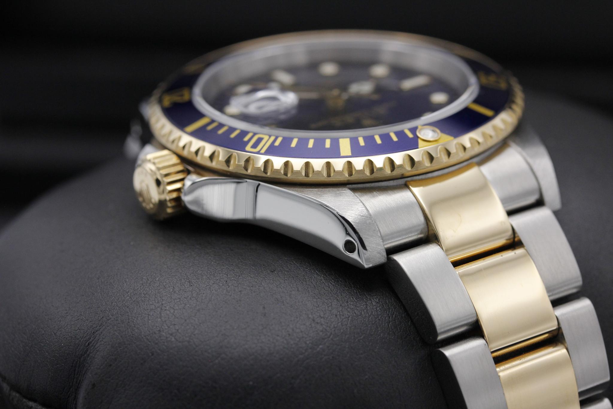 Watch Image 4