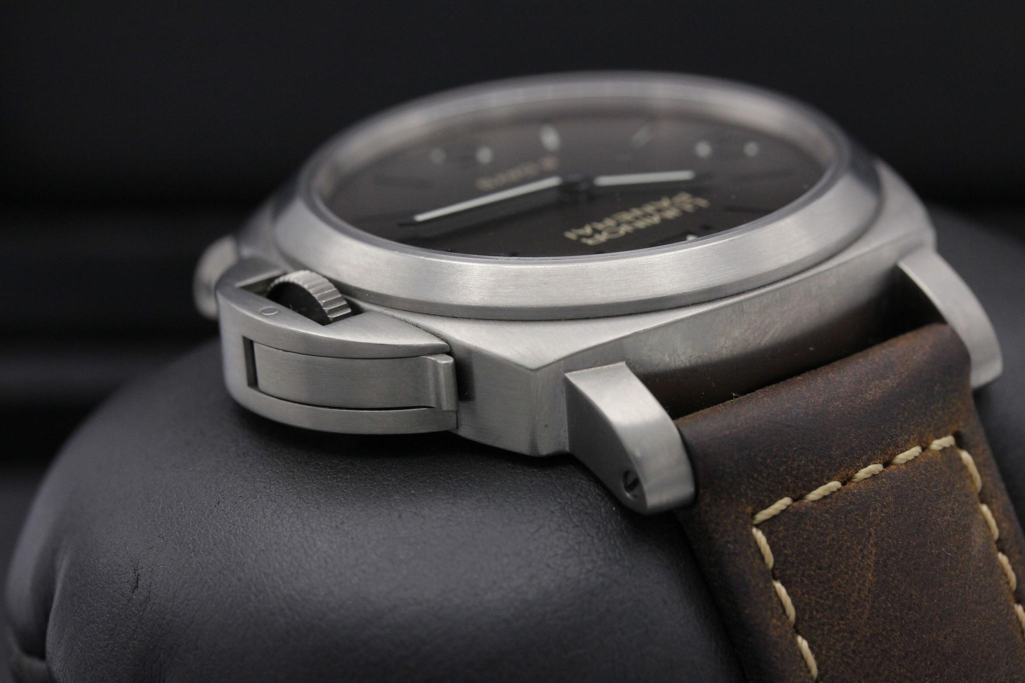 Watch Image 4