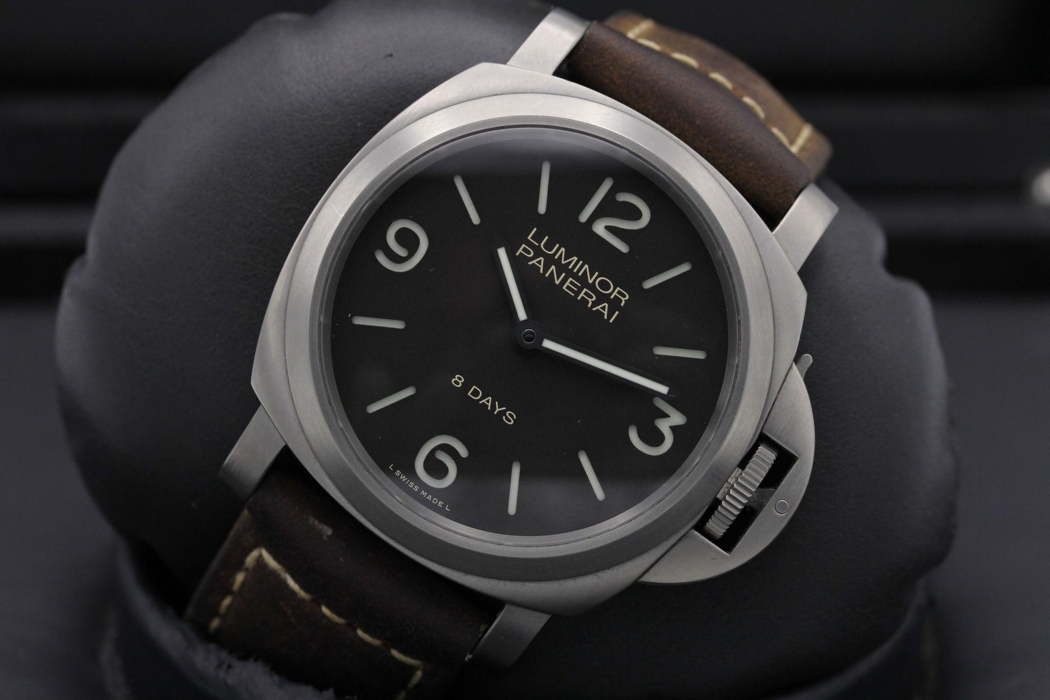 Watch Image 10