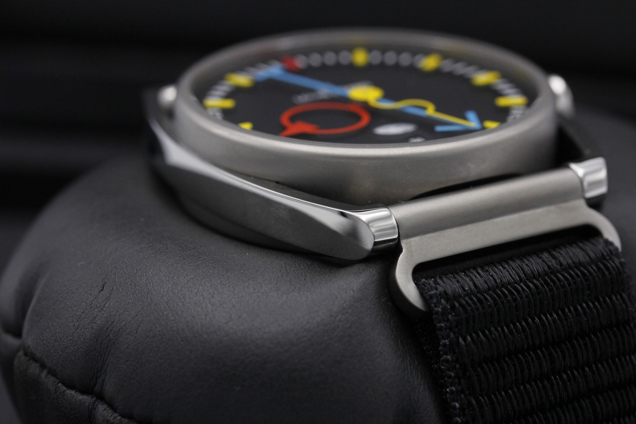Watch Image 6