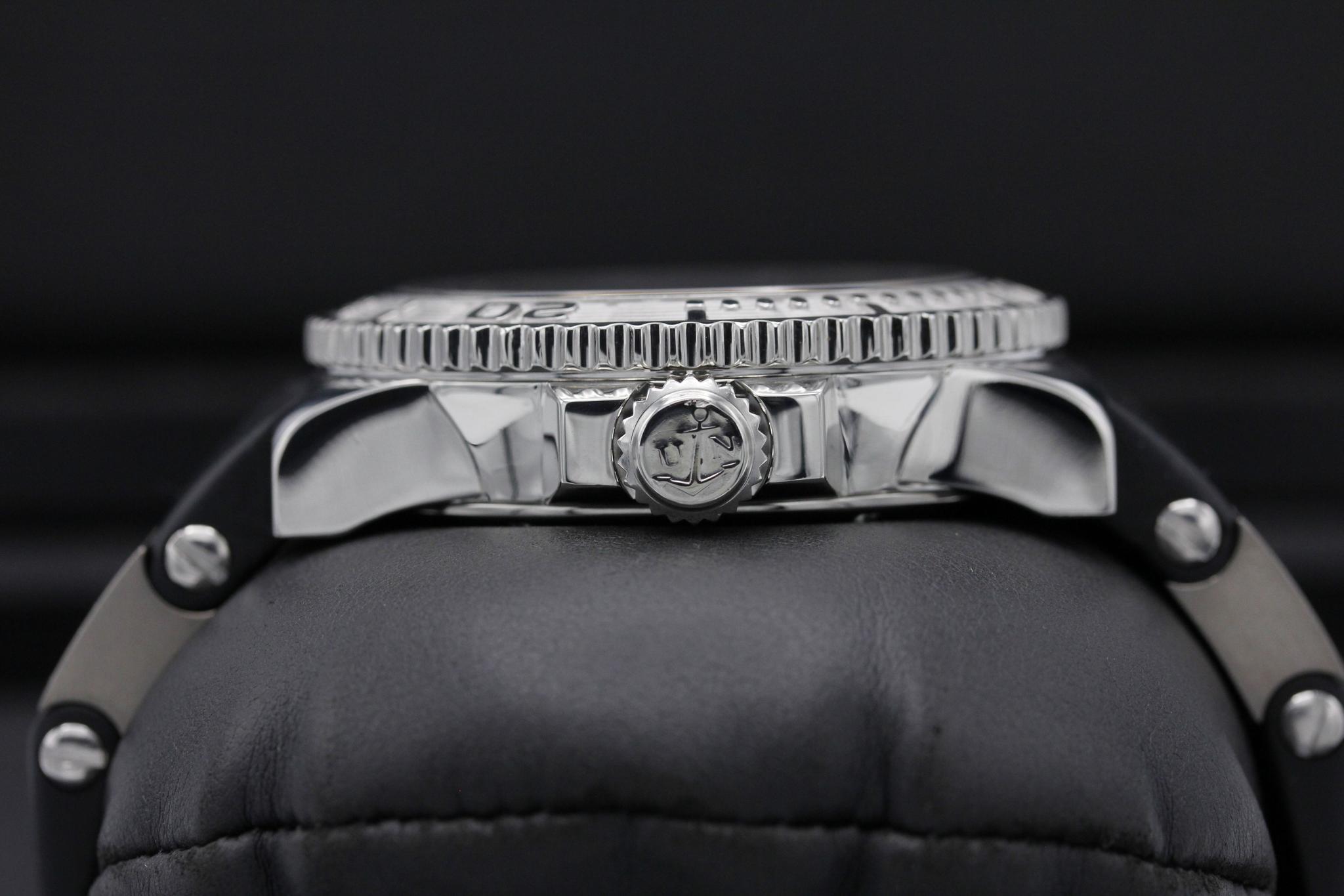 Watch Image 3