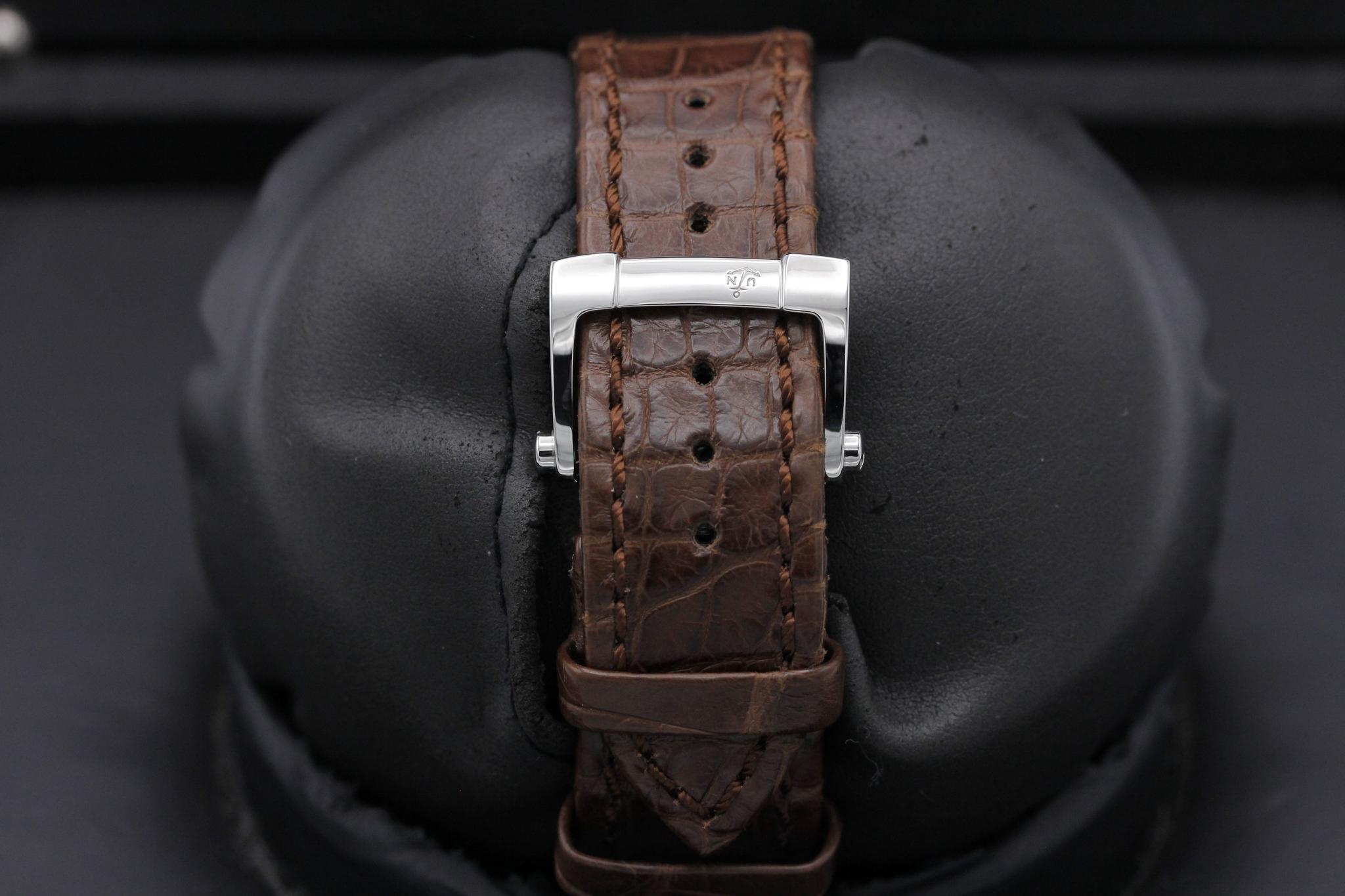 Watch Image 8