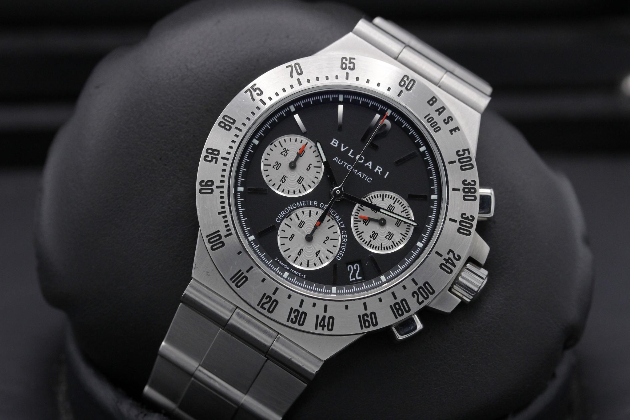 Watch Image 10