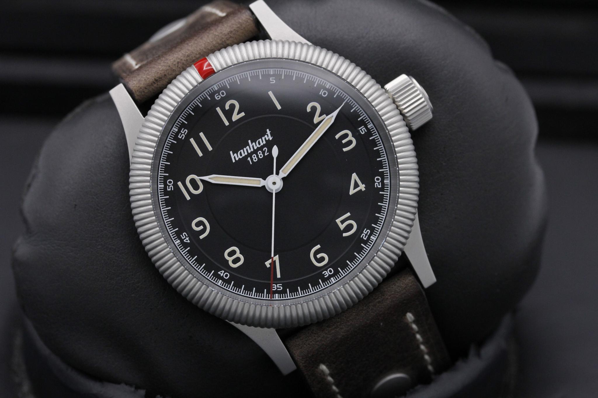 Watch Image 9