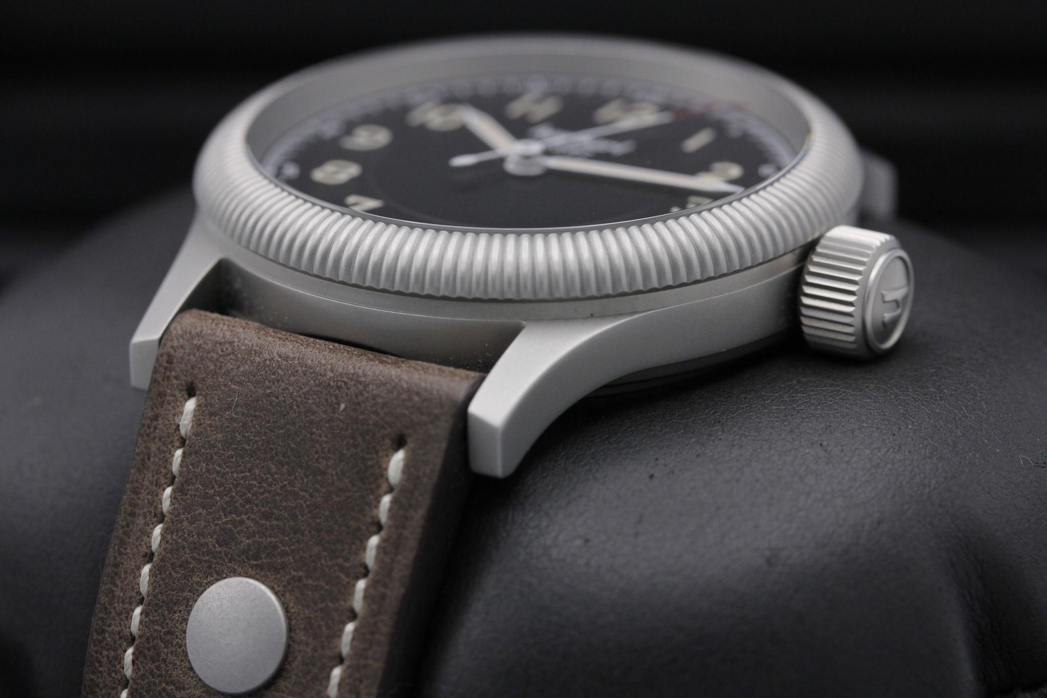 Watch Image 2