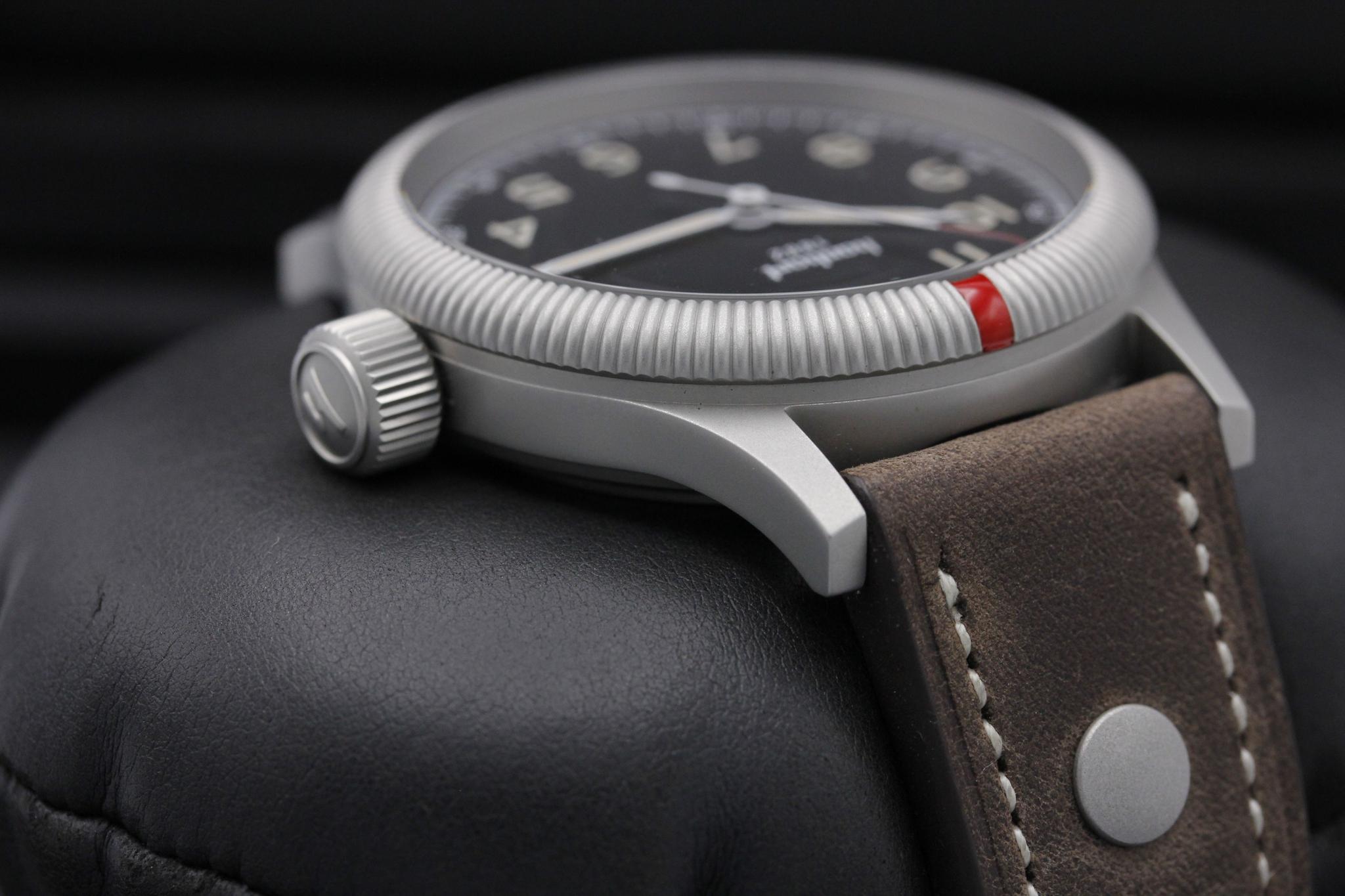 Watch Image 4