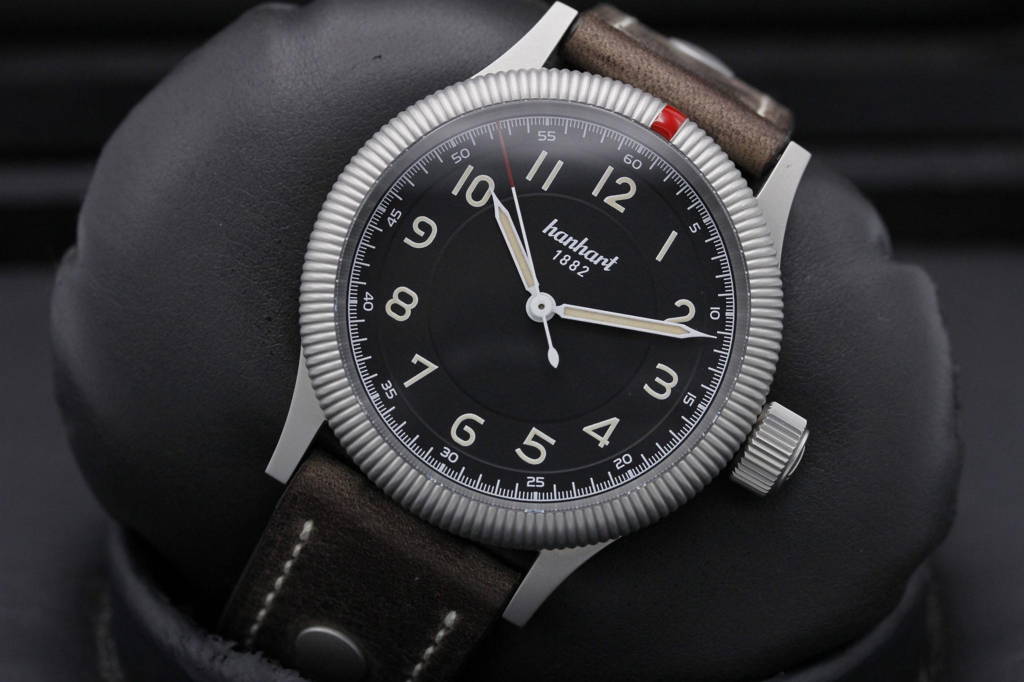 Watch Image 10