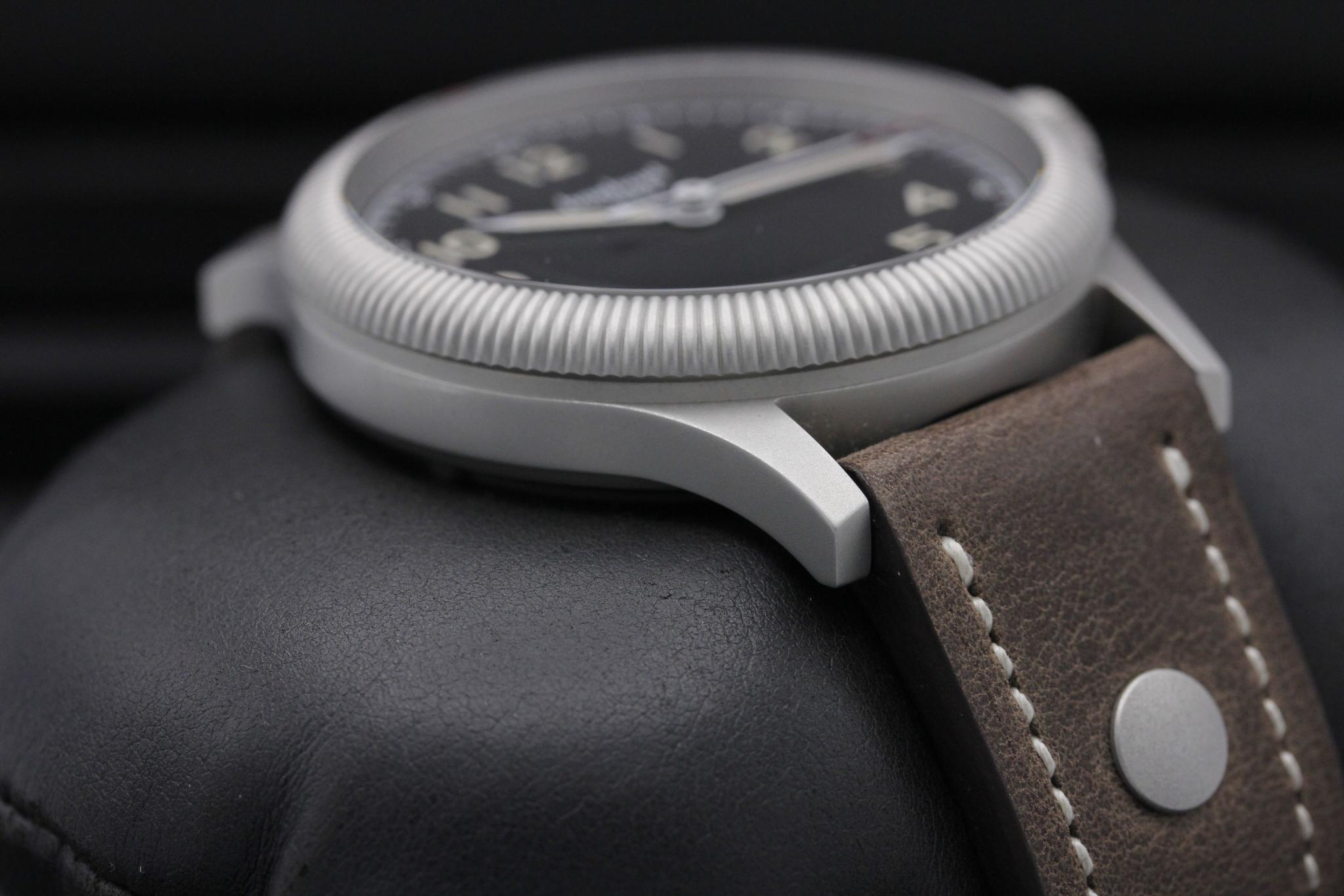 Watch Image 6
