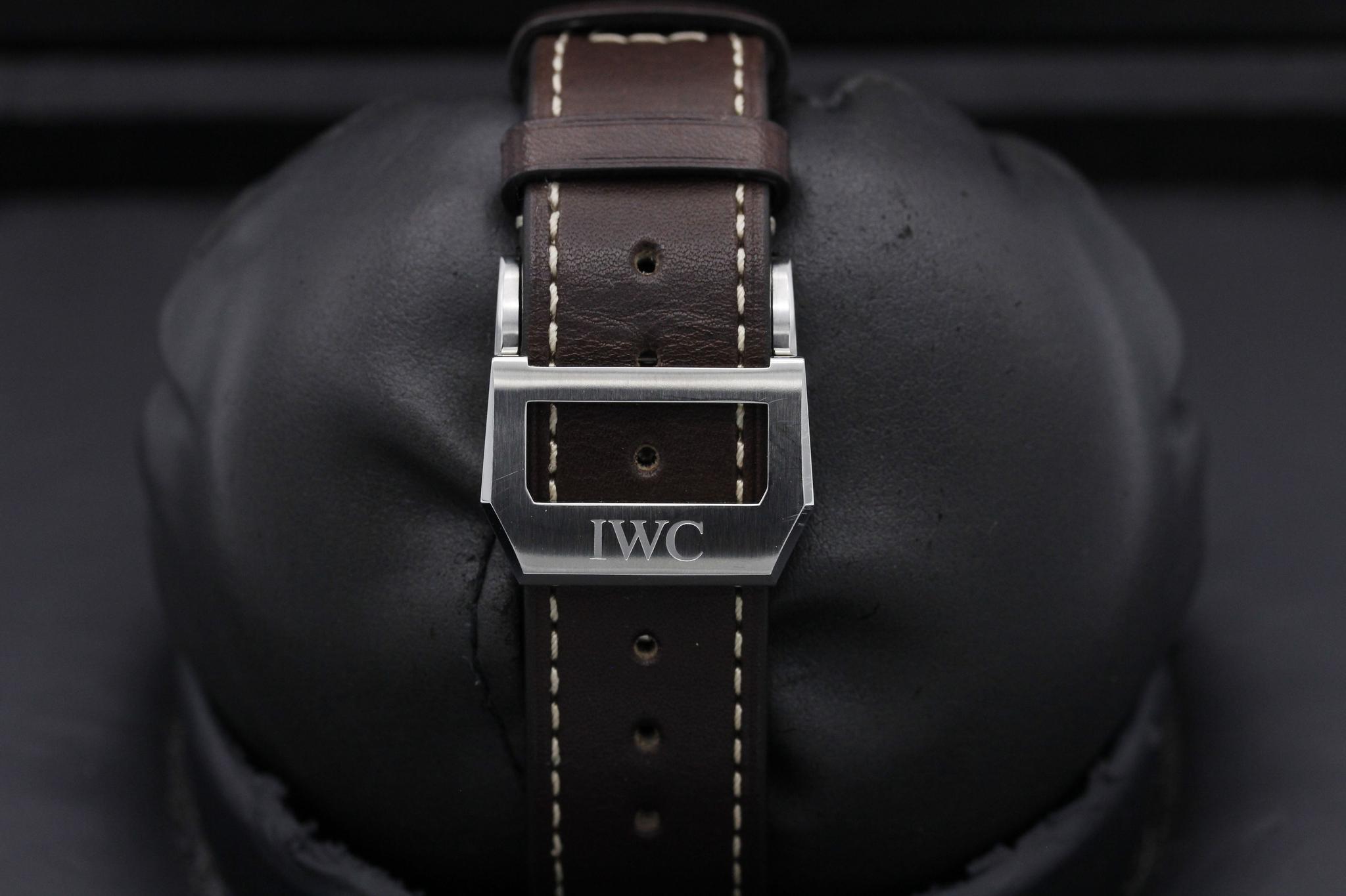 Watch Image 8