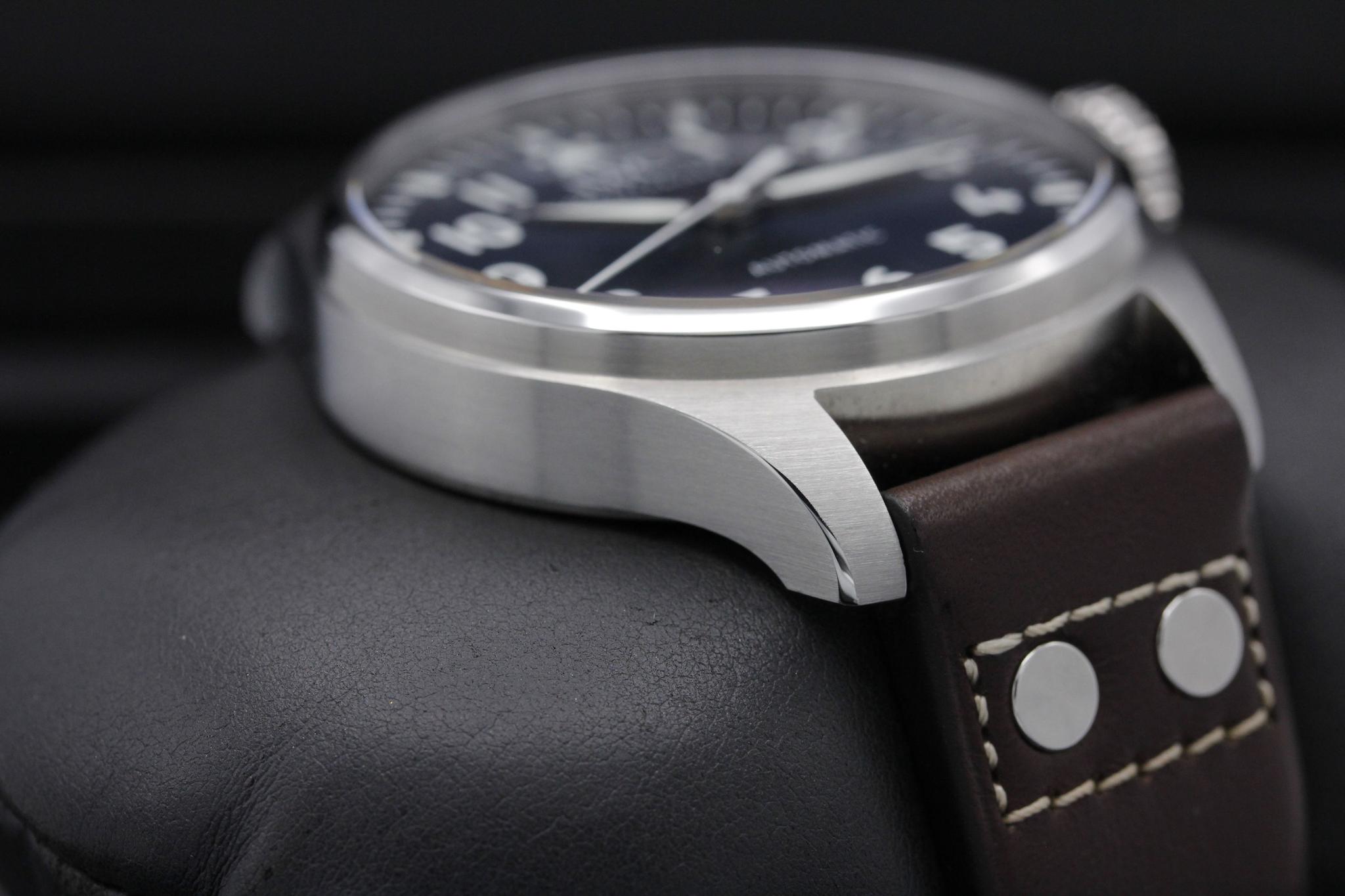 Watch Image 6