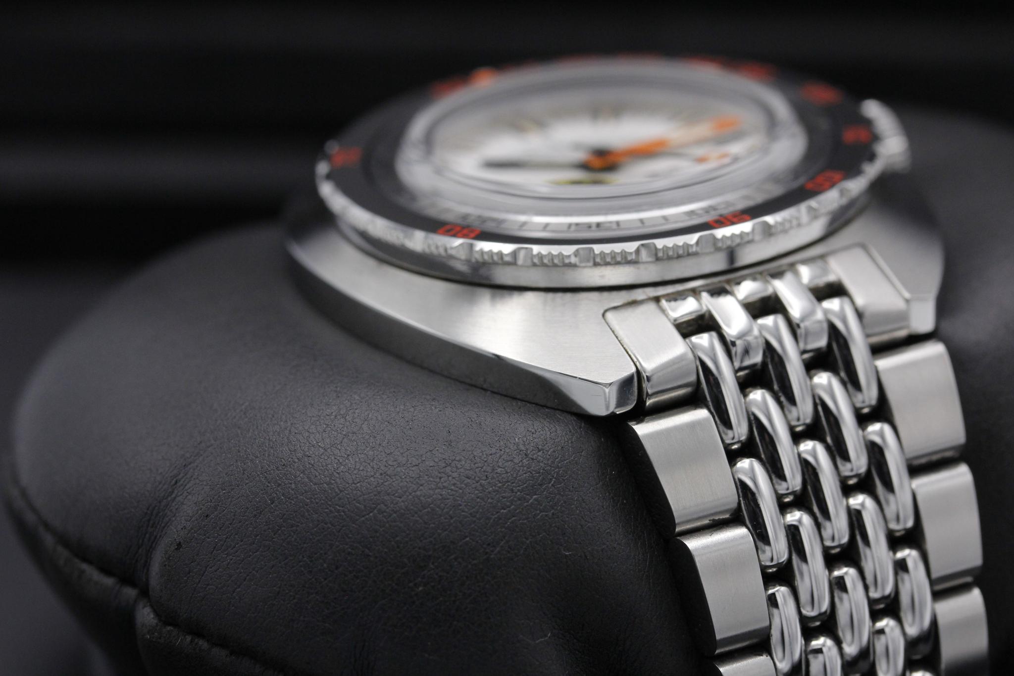 Watch Image 6
