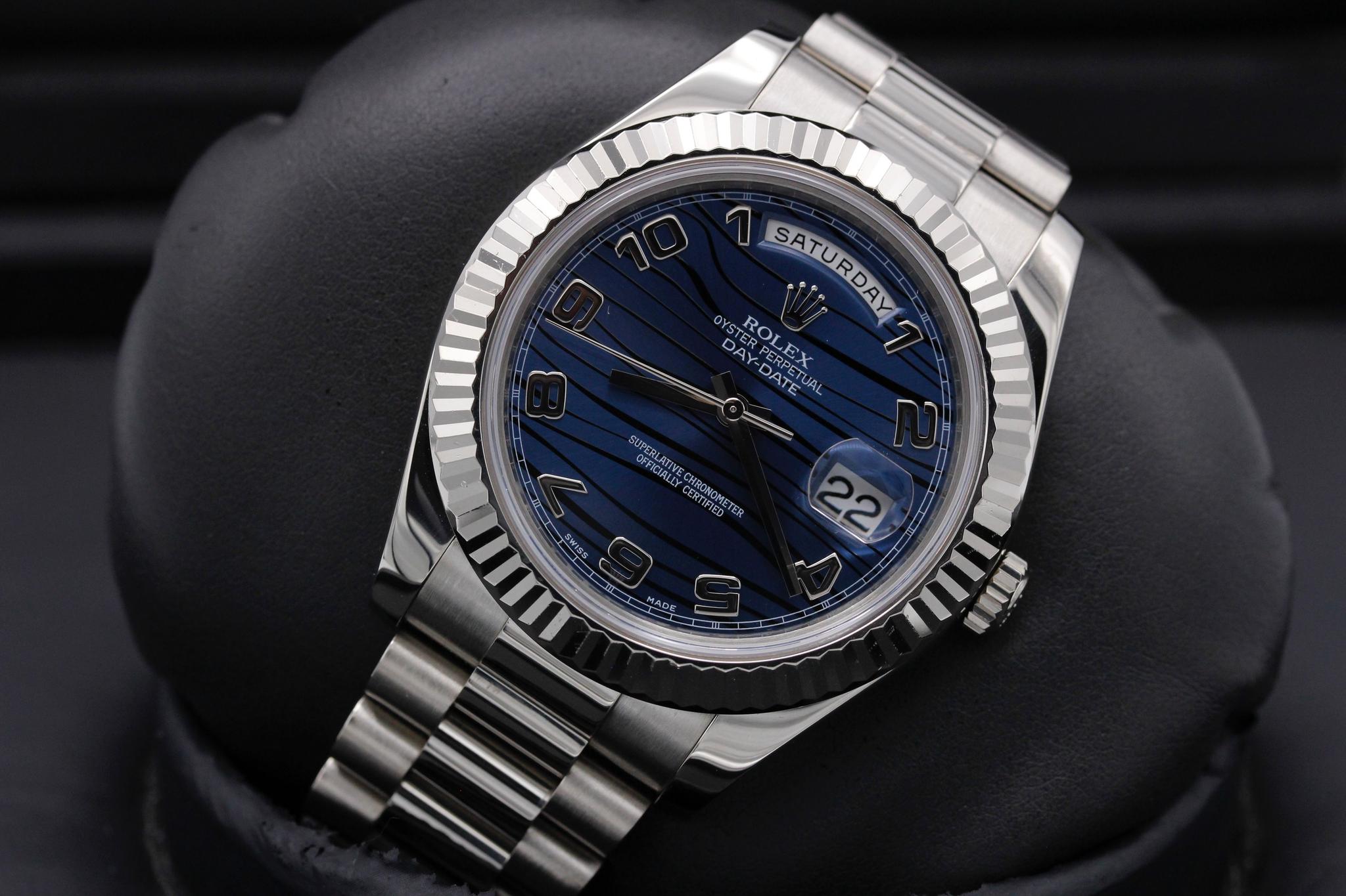 Watch Image 10