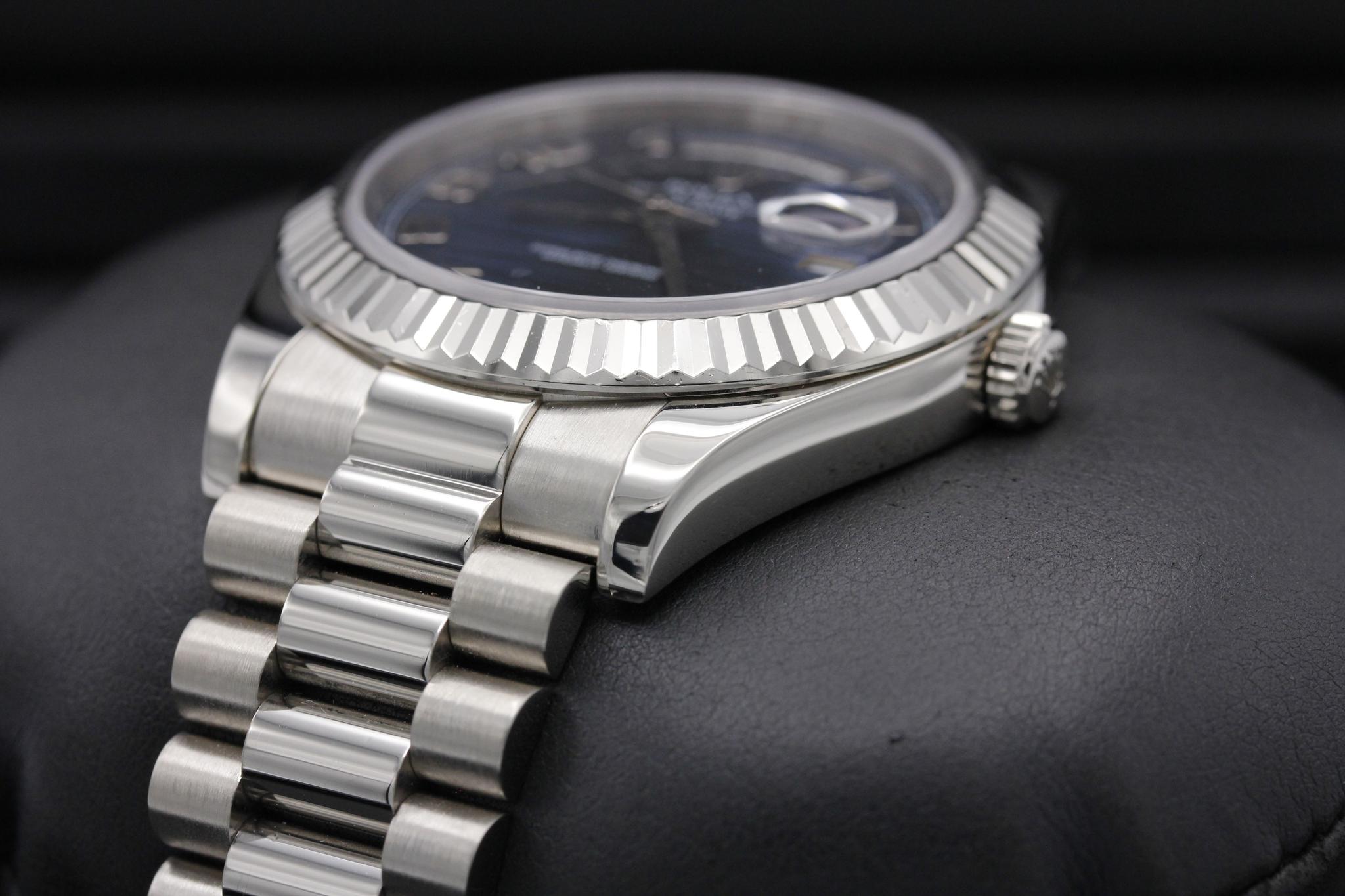 Watch Image 2