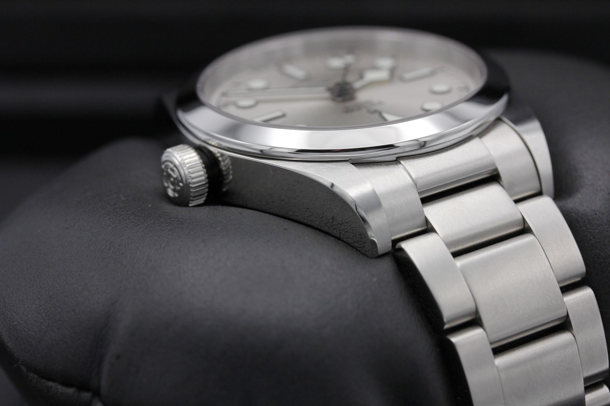Watch Image 4