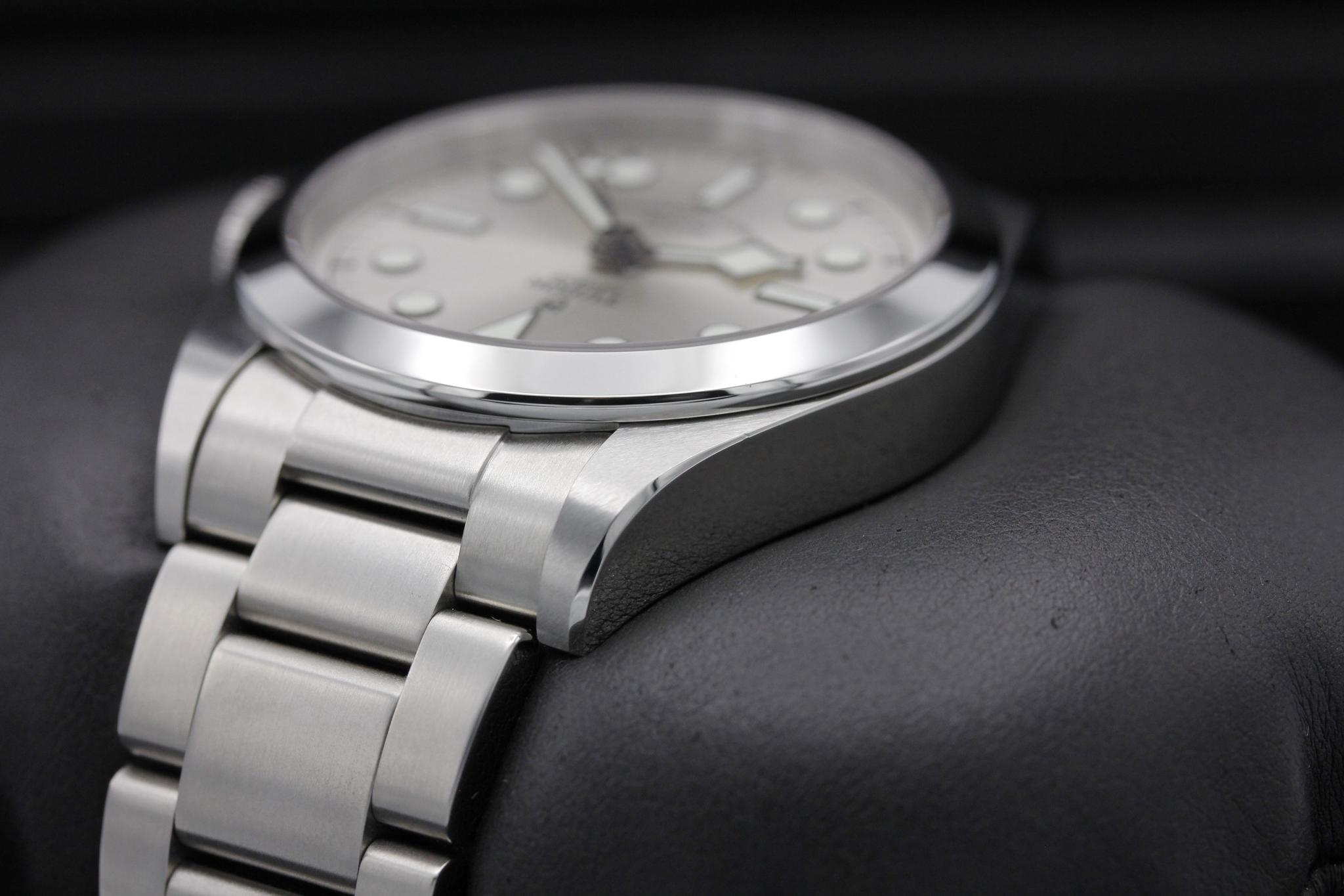 Watch Image 5